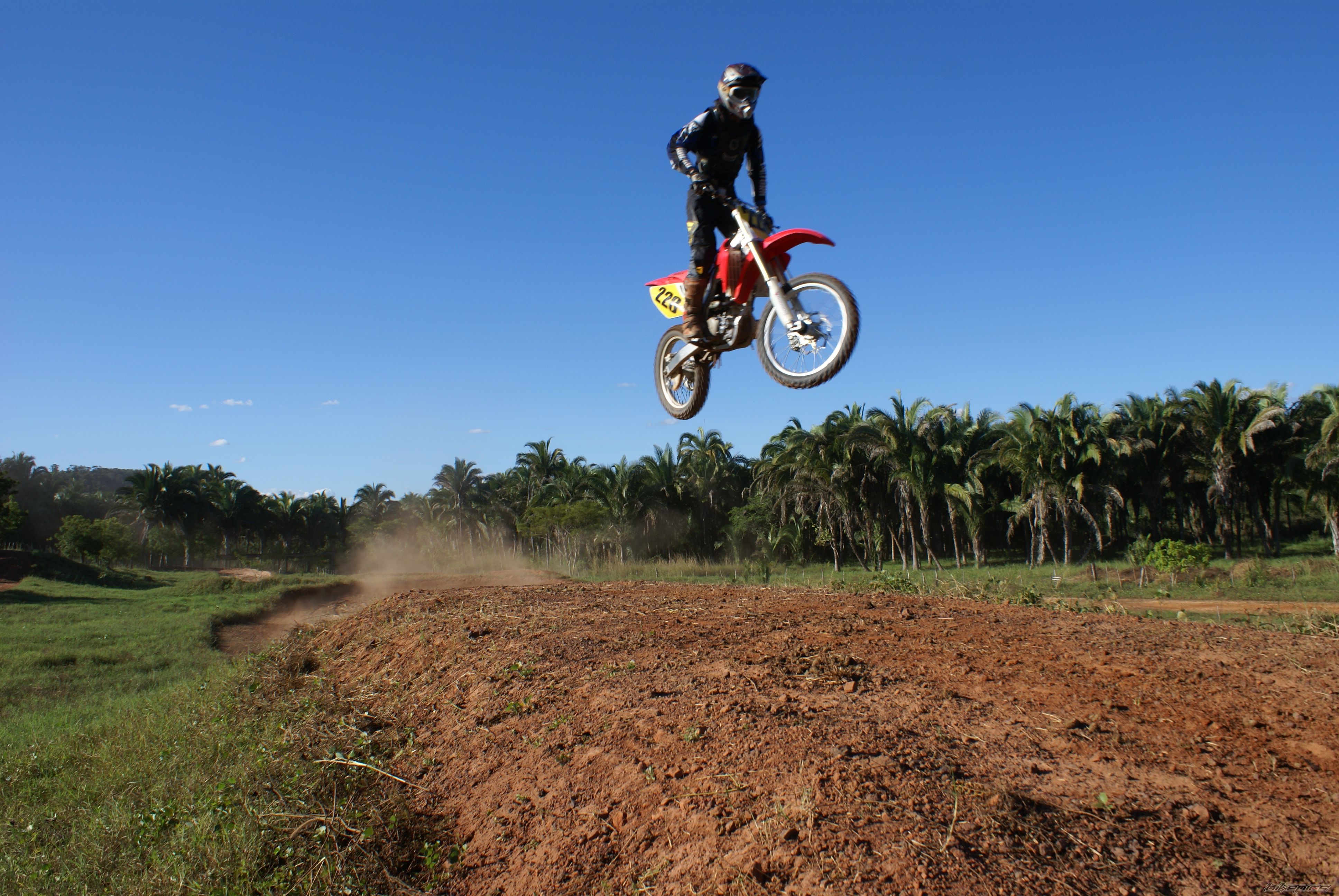 Bike Photo 1409875