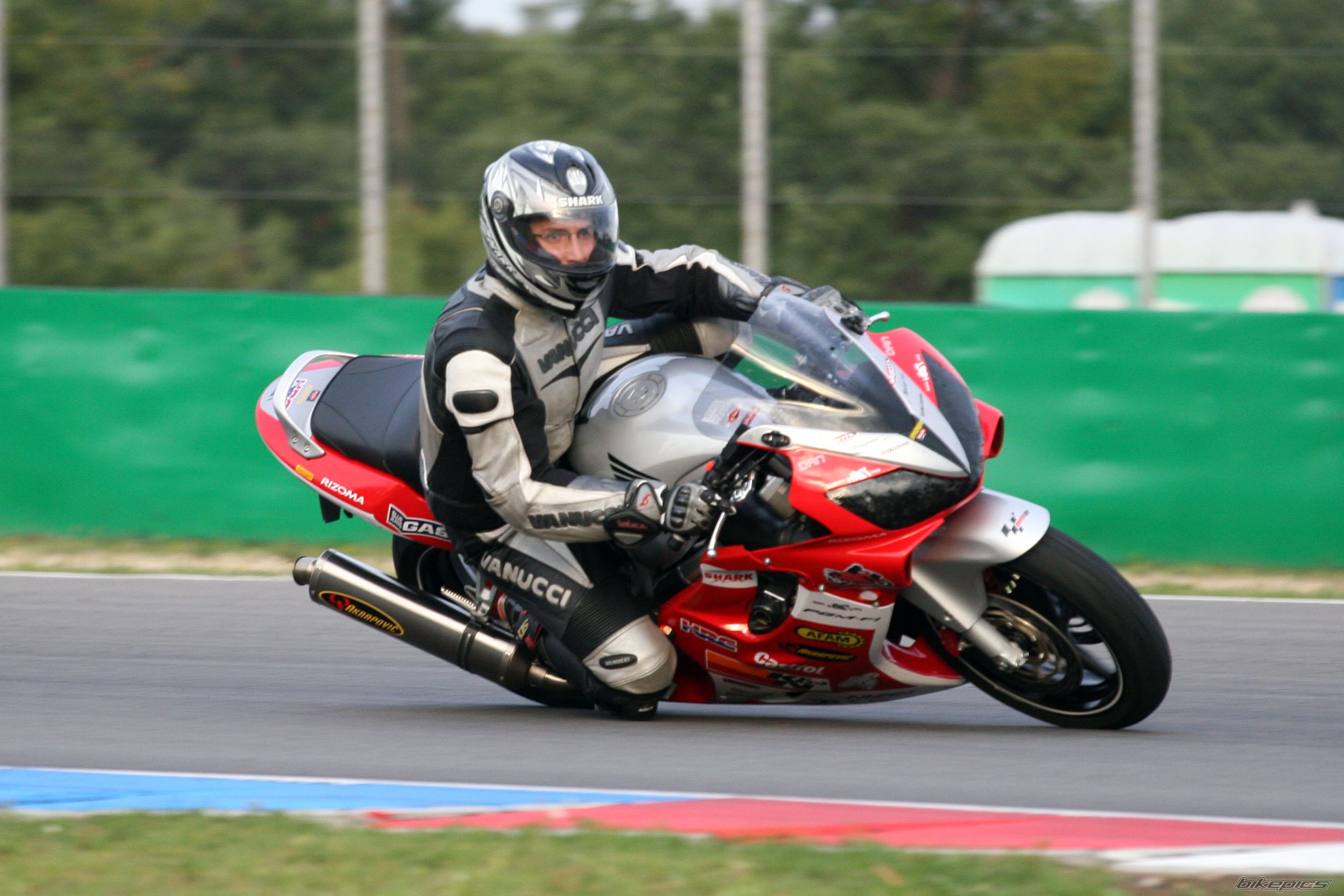 Photo 1411698