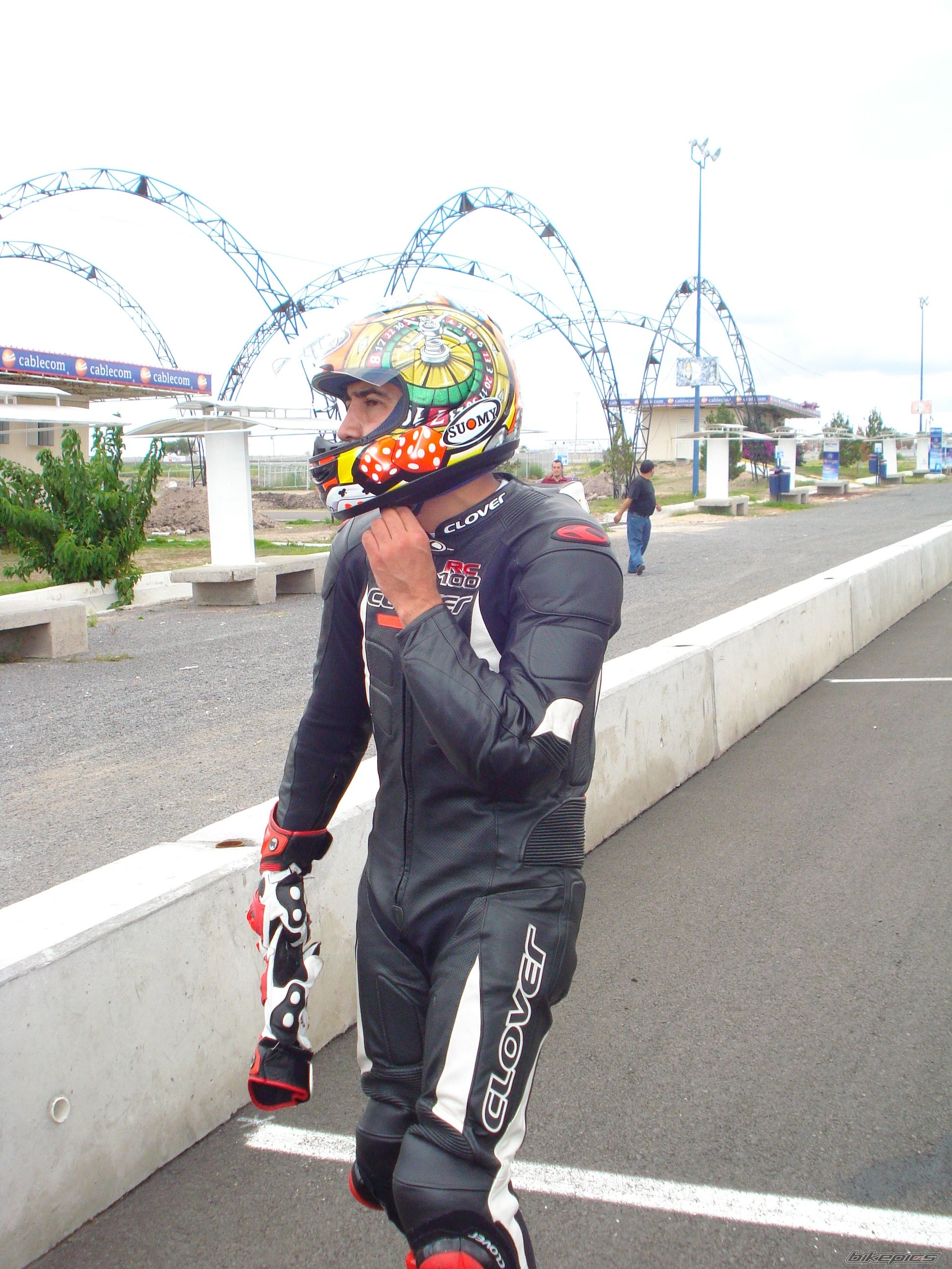 Photo 1413198