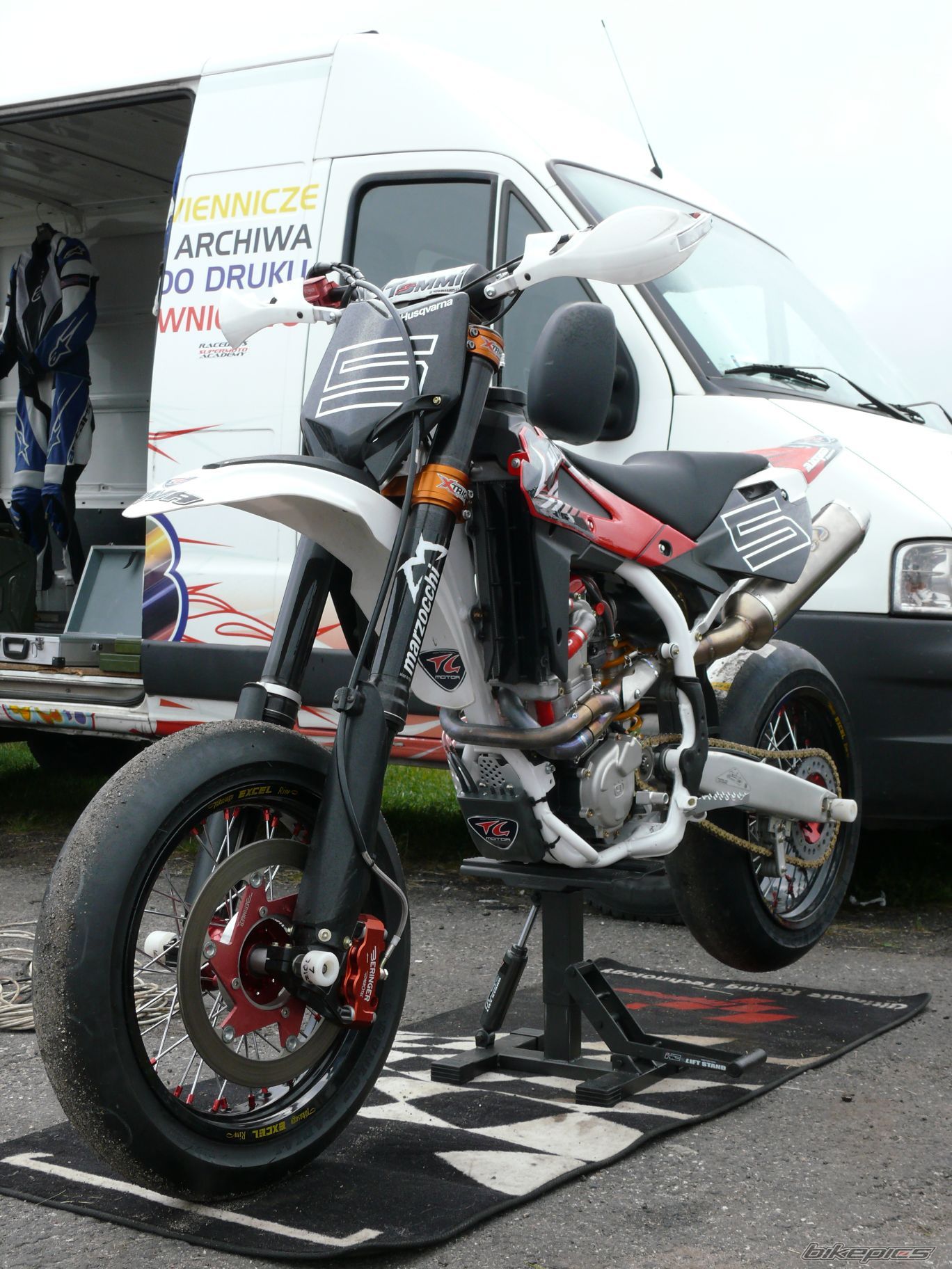 Photo 1417294