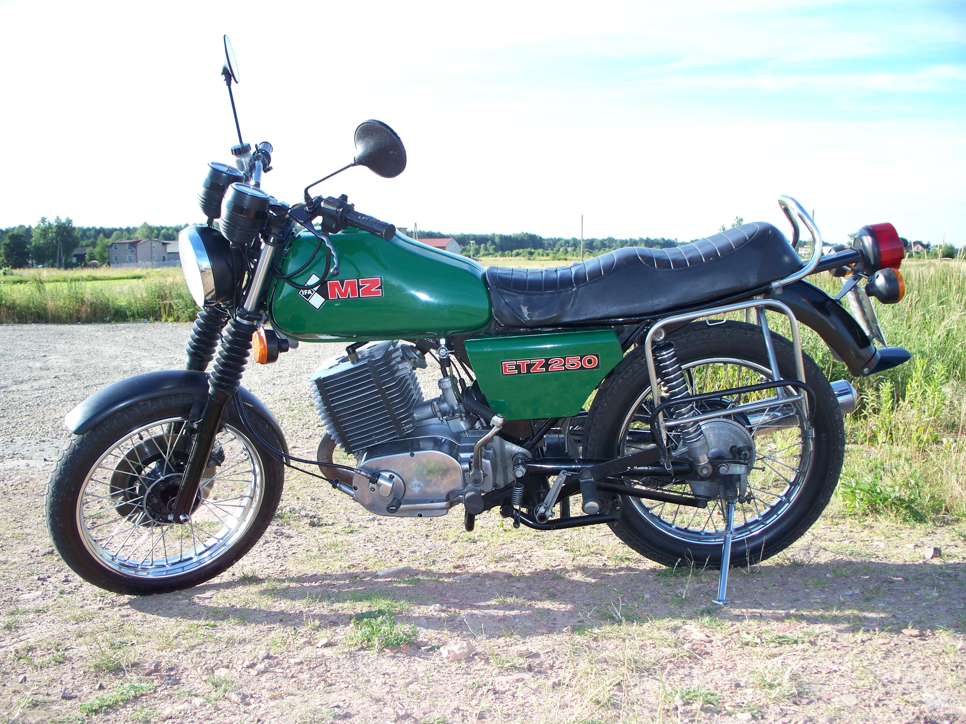 Bike Photo 1417953