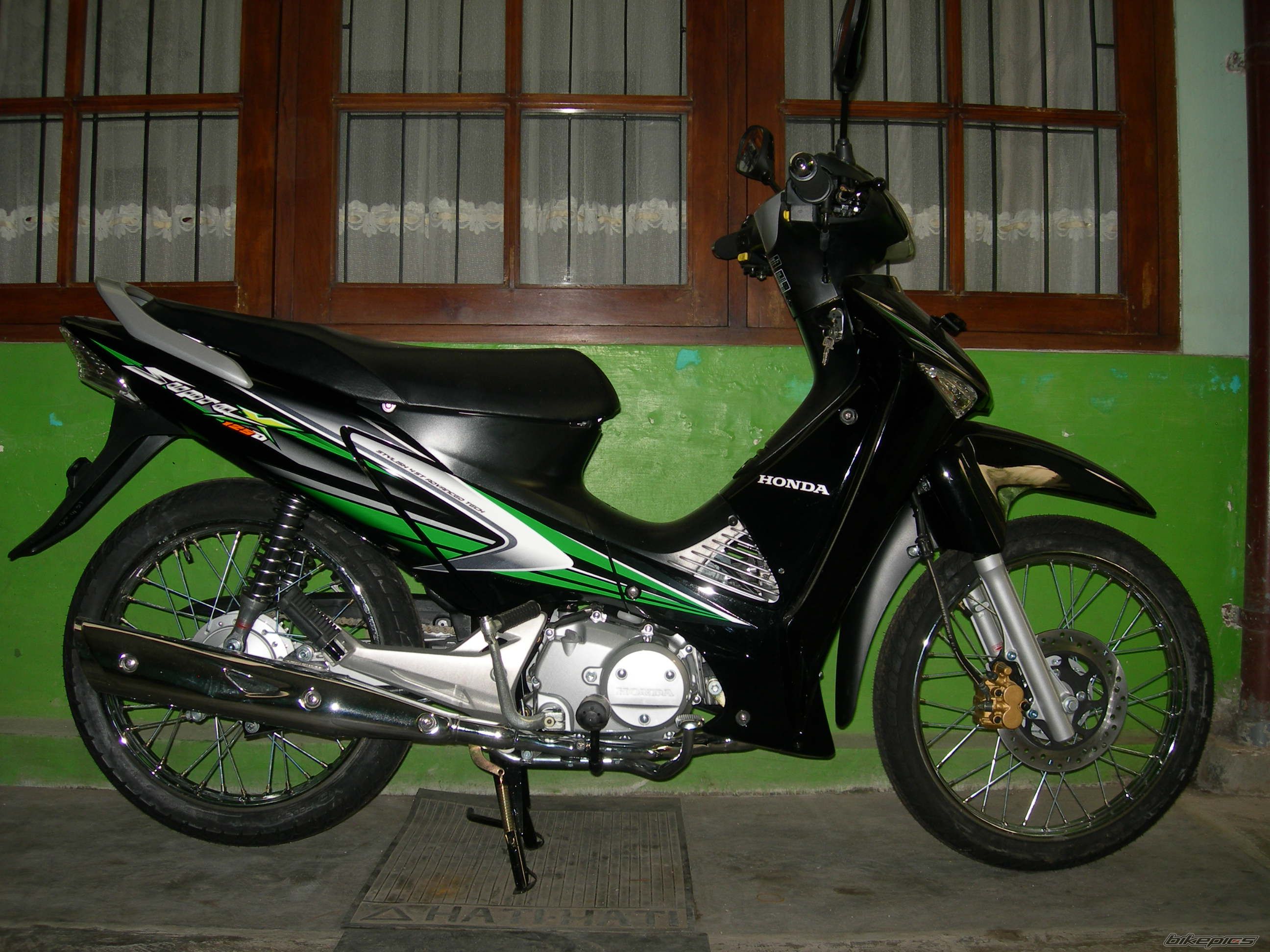 Photo 1422689