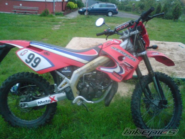 Photo 1423839