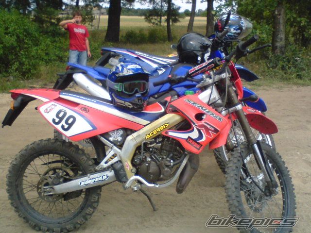 Photo 1423860