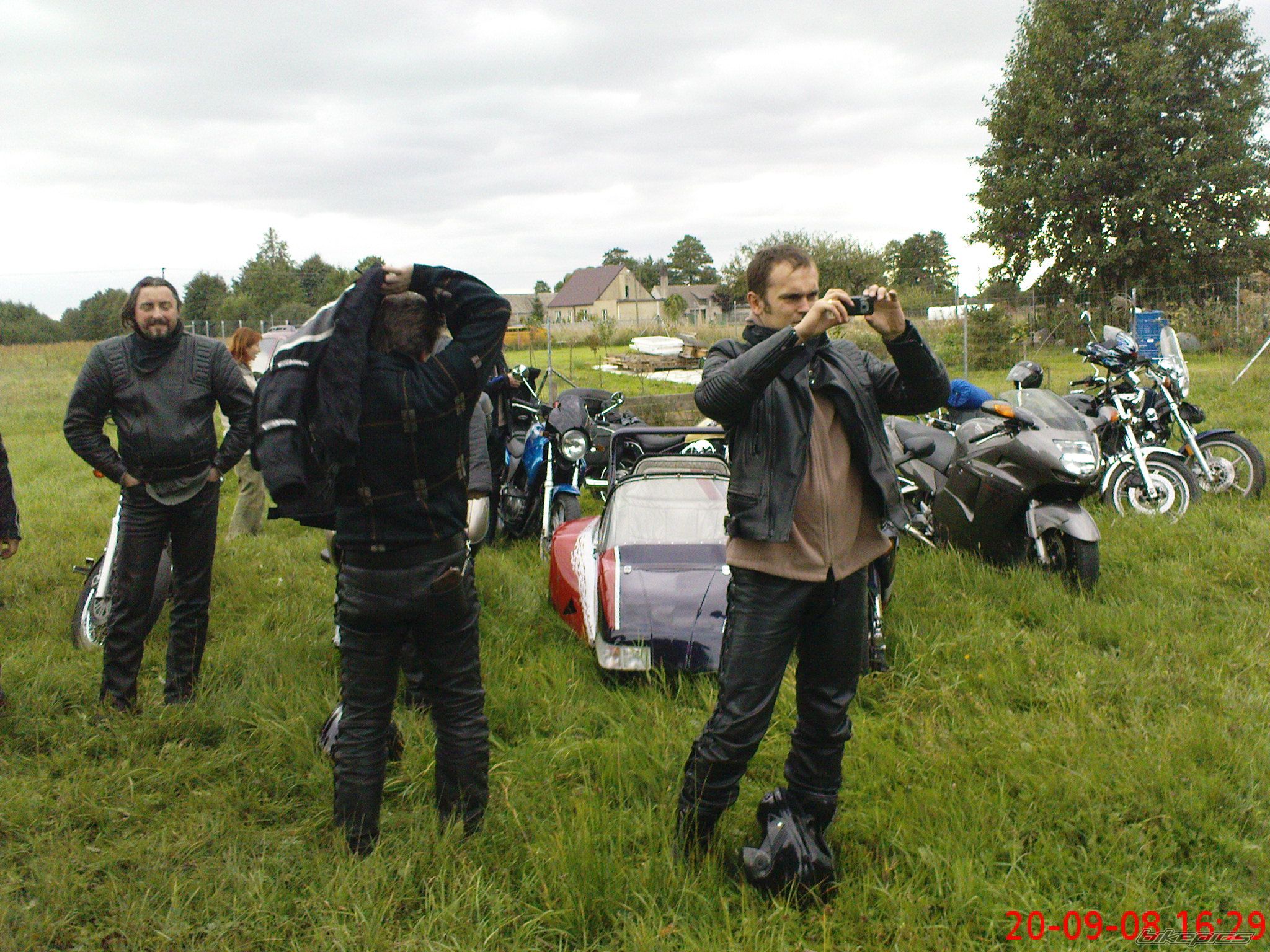 Photo 1429643