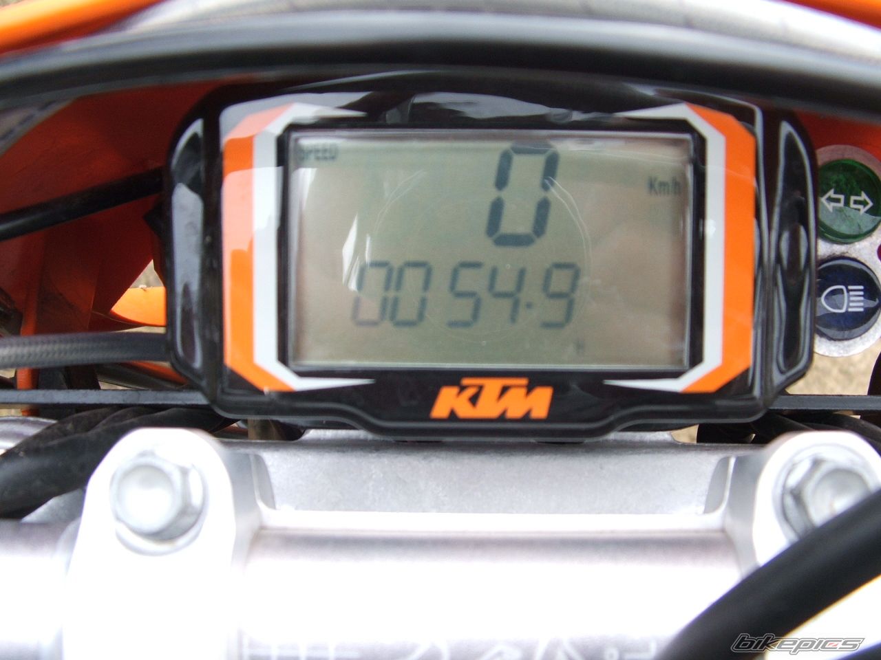 Photo 1433943
