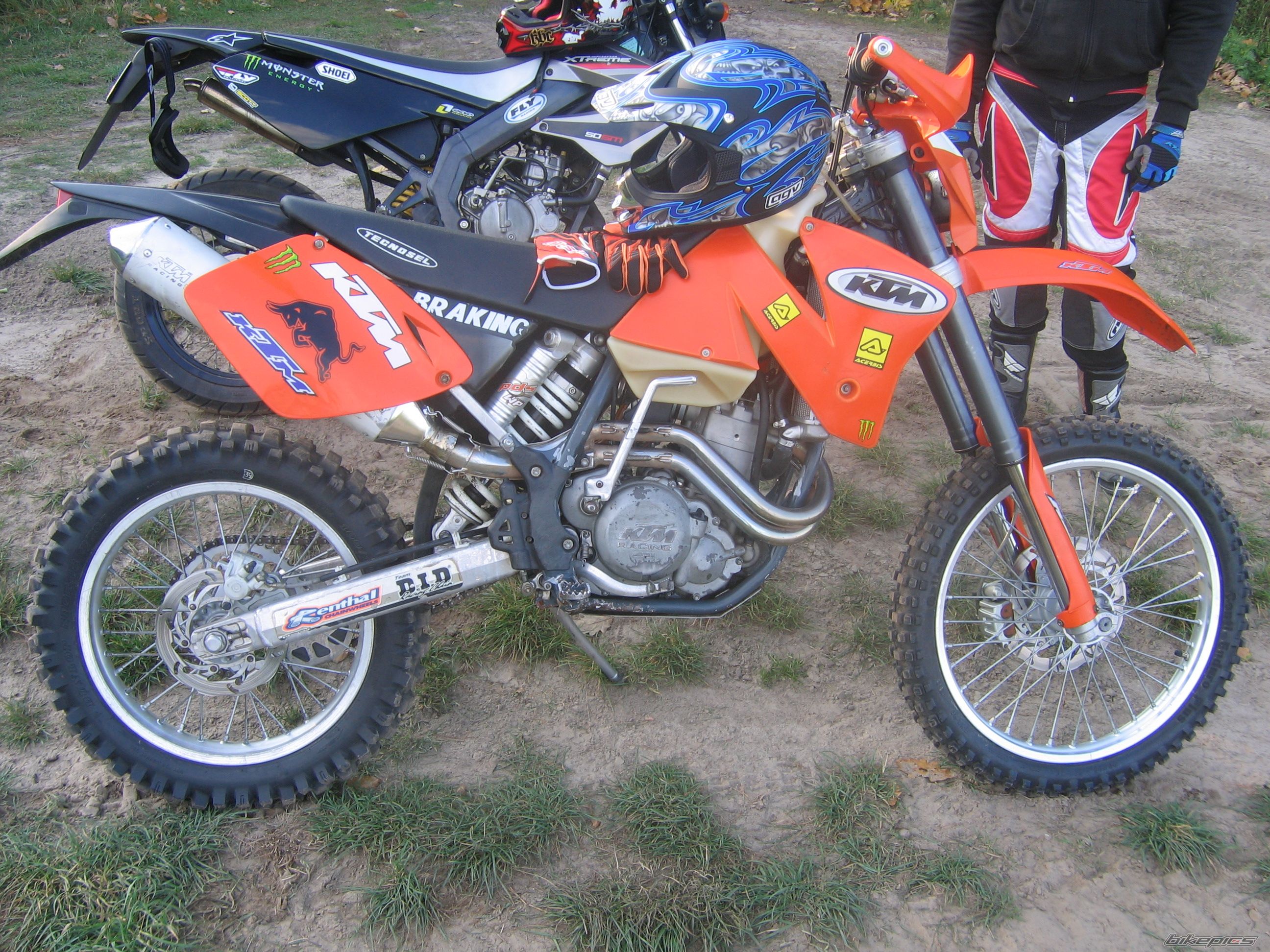 Photo 1437688