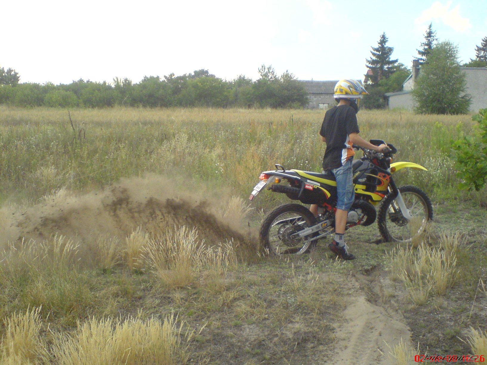 Photo 1437777