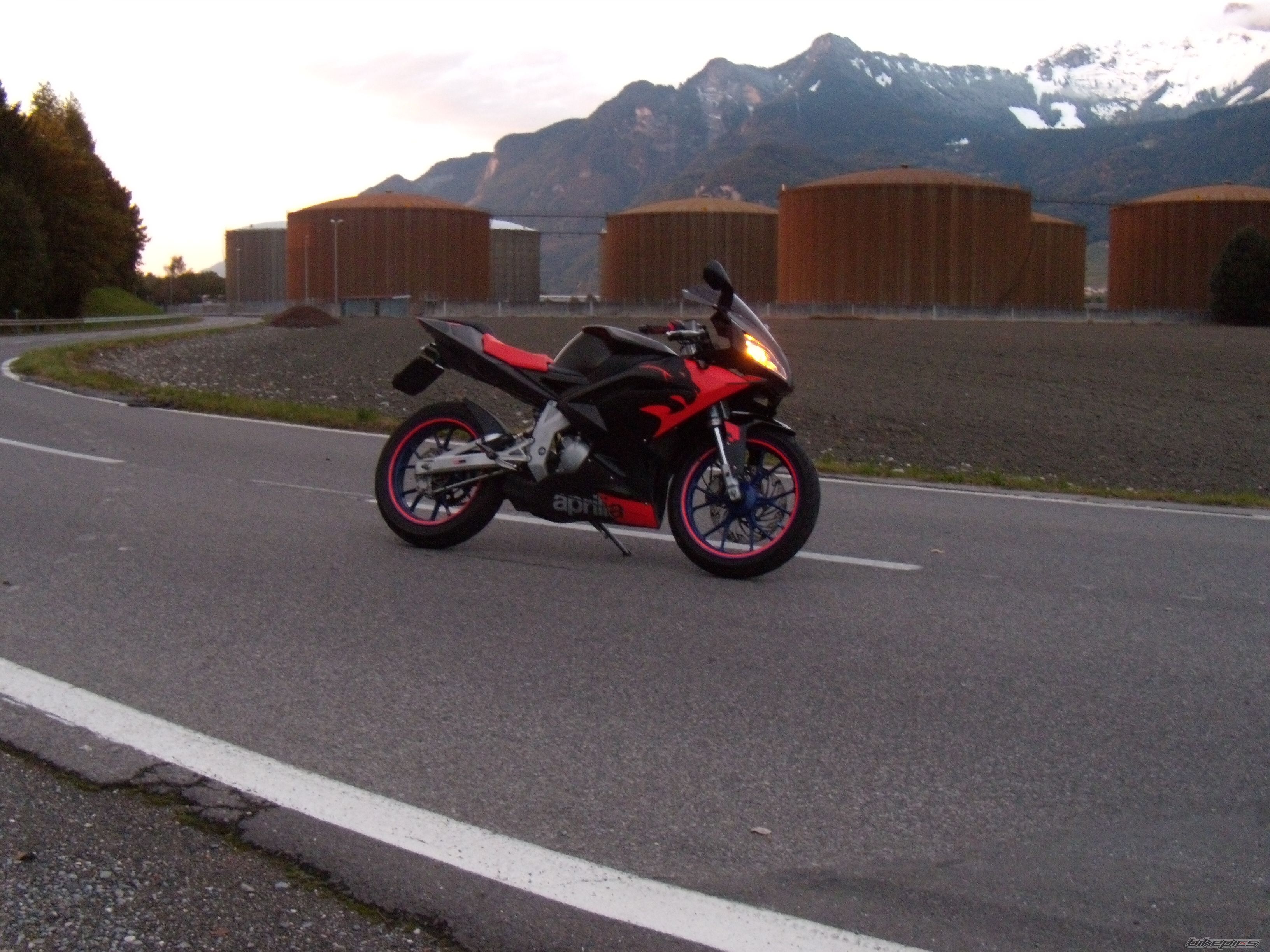 Photo 1437826