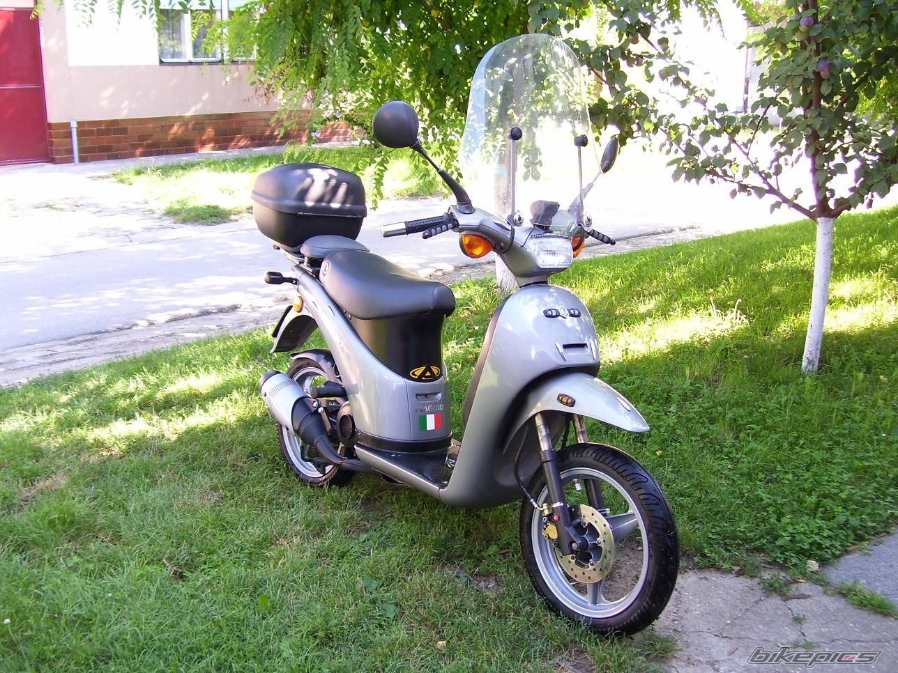 Photo 1437834
