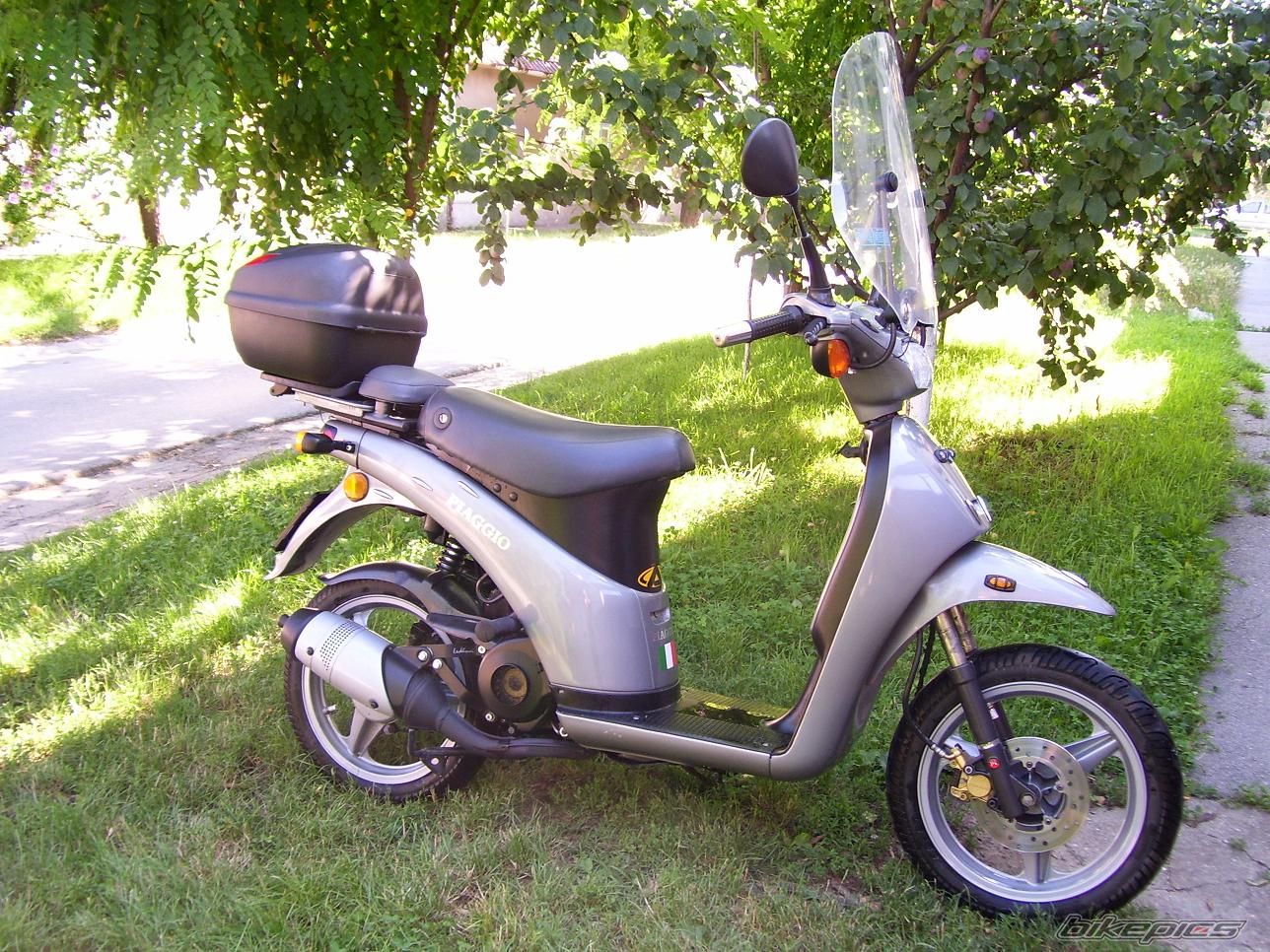 Photo 1437840