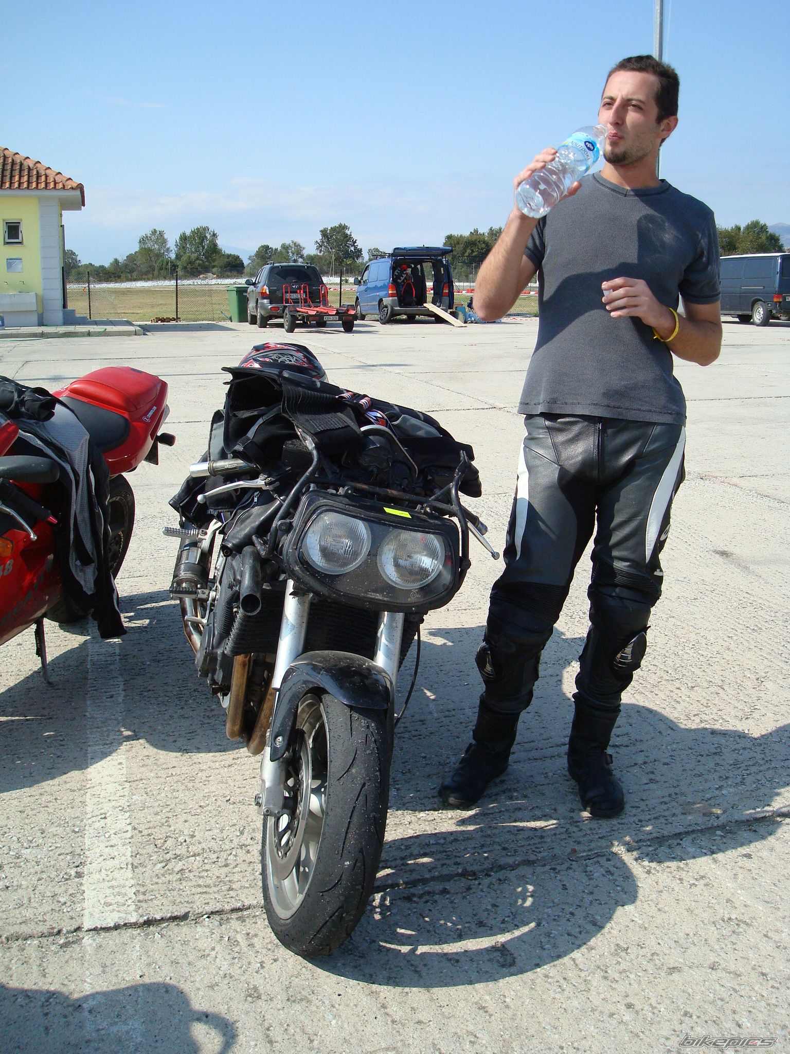 Photo 1437848