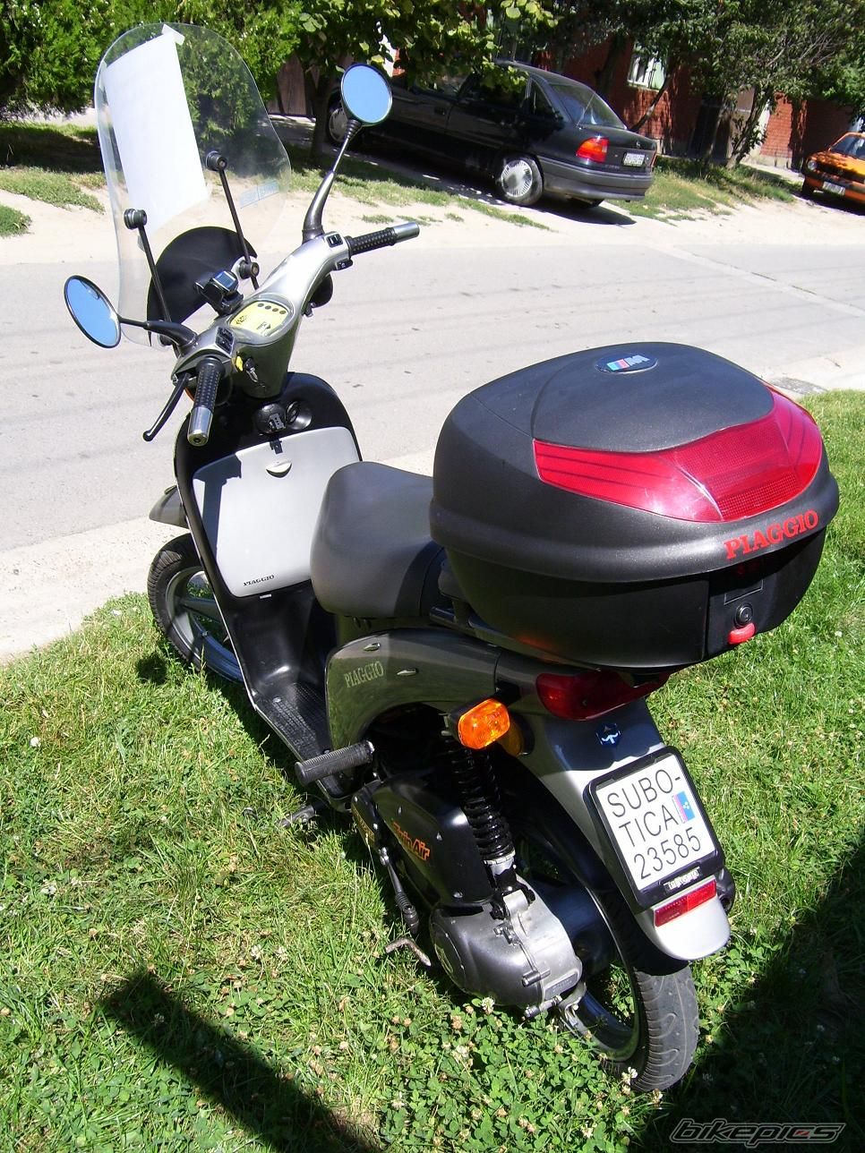 Photo 1437870