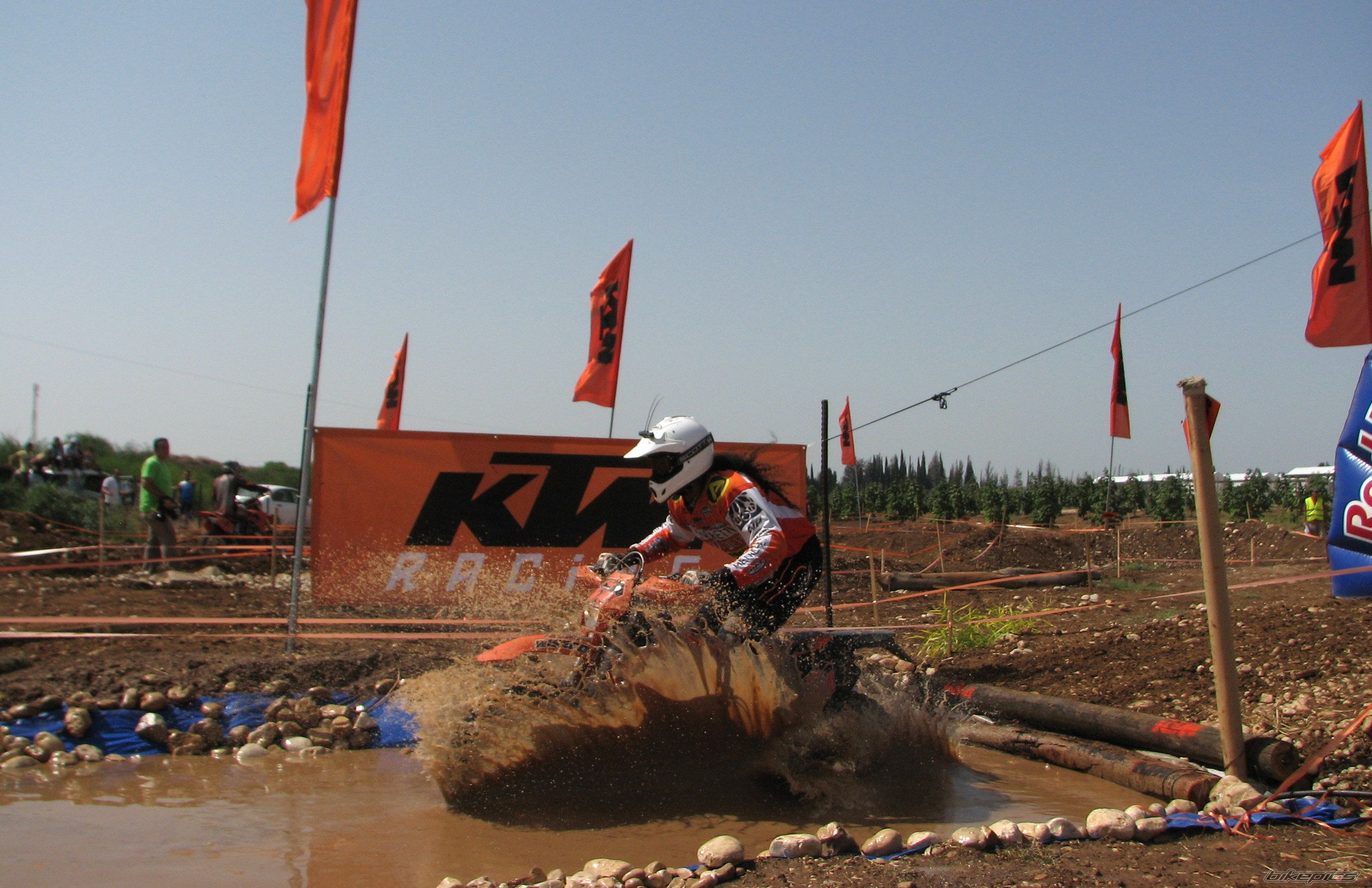 Photo 1438240
