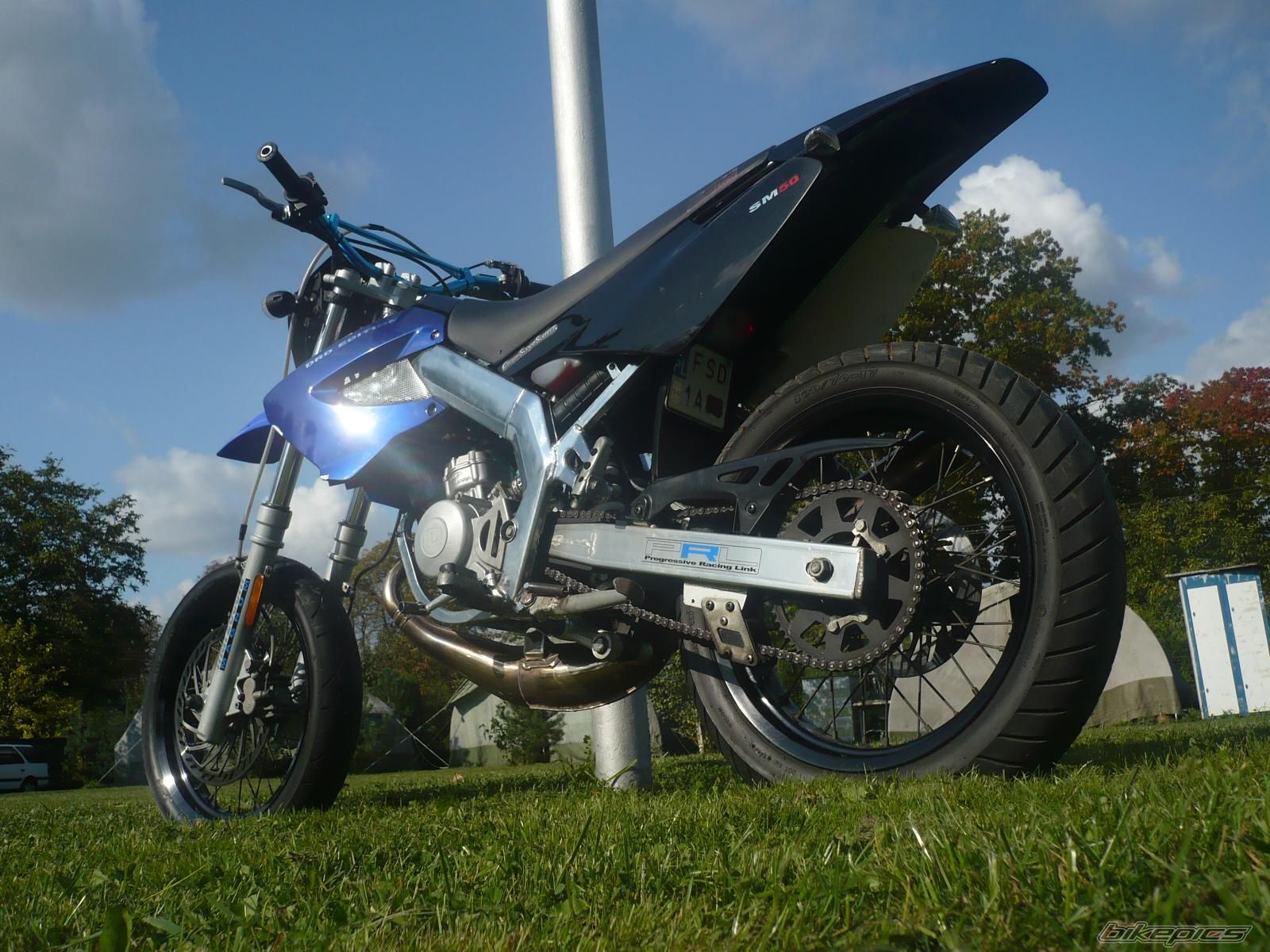 Photo 1439201