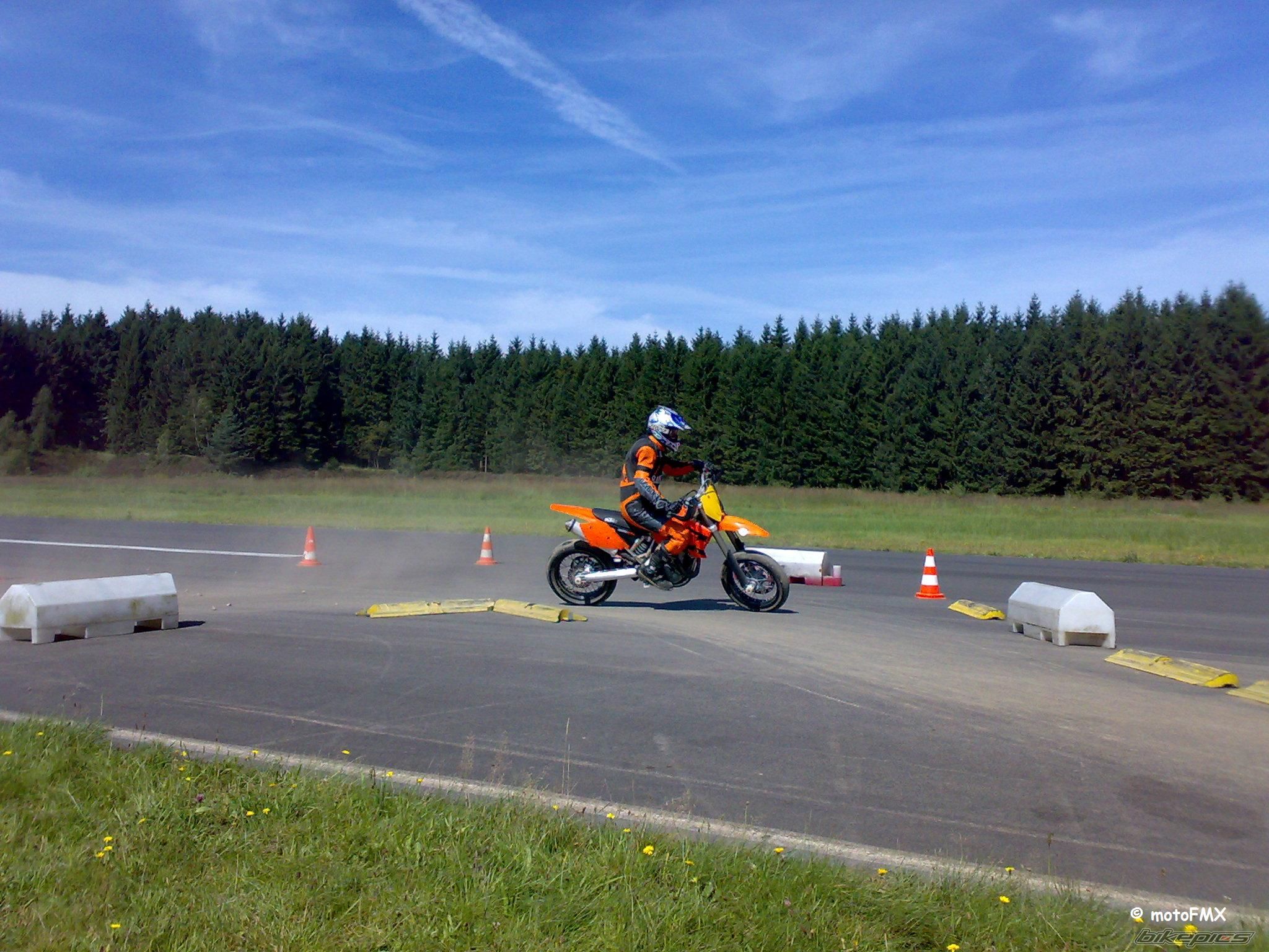 Photo 1440069
