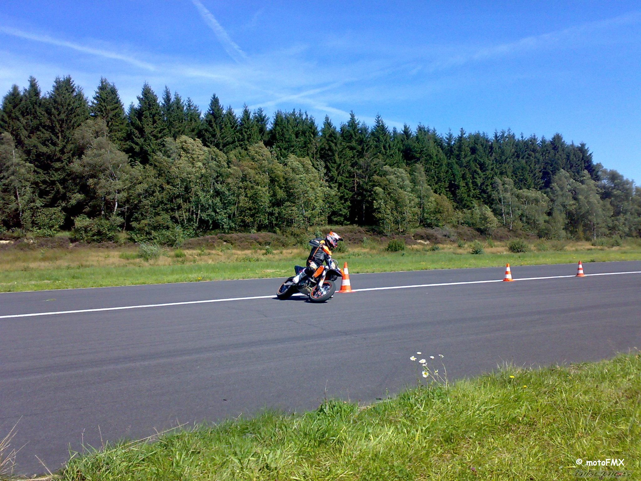 Photo 1440081