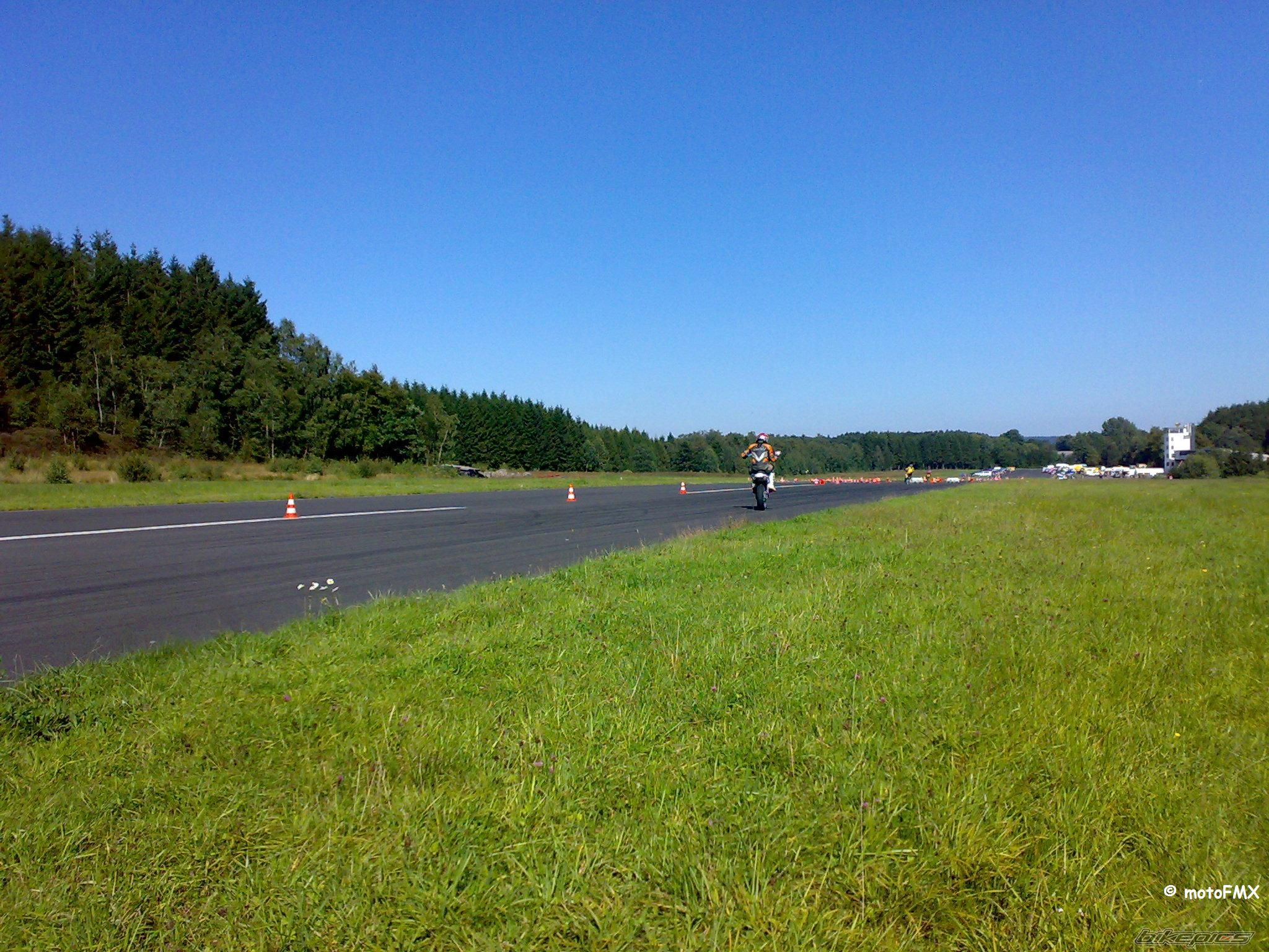 Photo 1440092