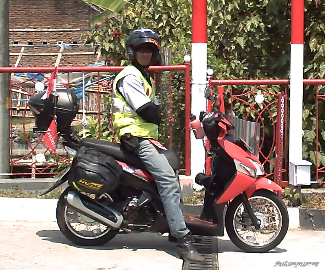 Photo 1441945