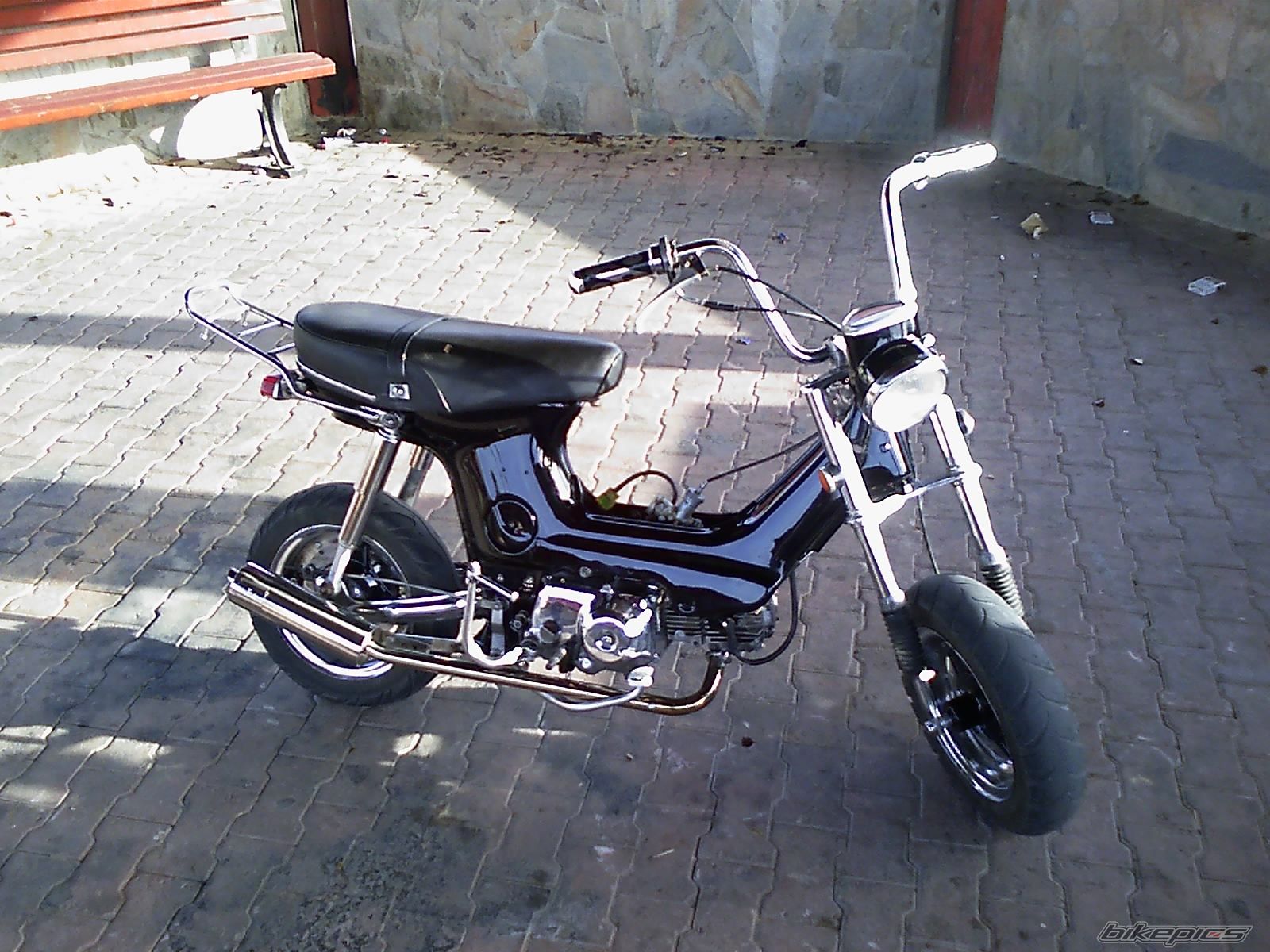 Photo 1442035