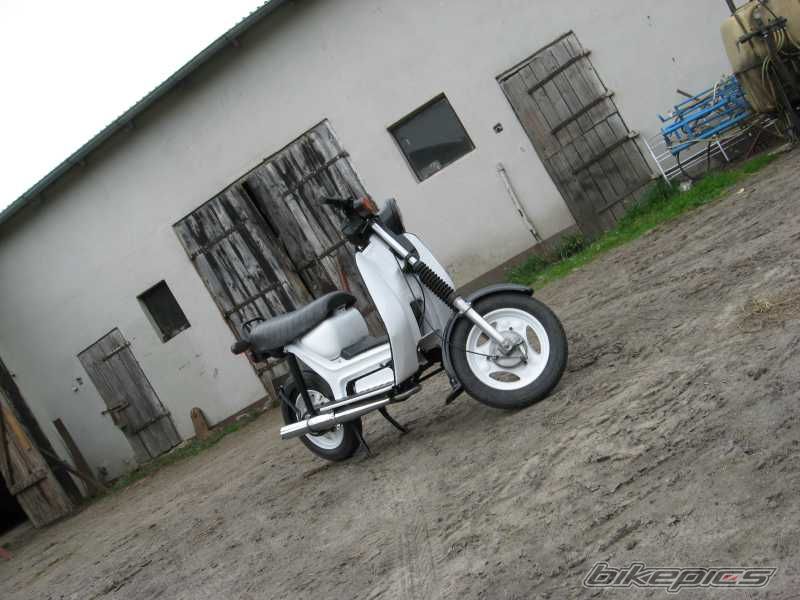 Photo 1442688