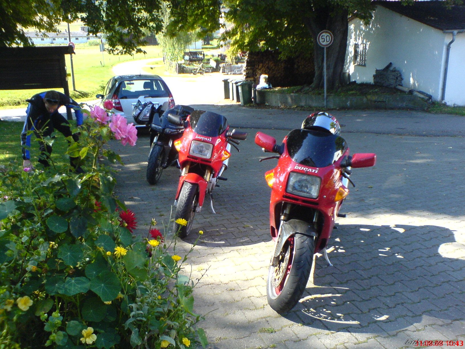 Photo 1442738