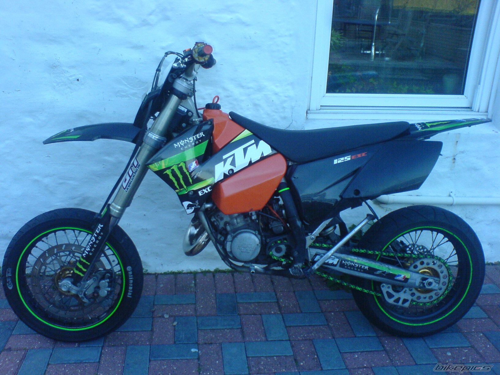 Photo 1442972