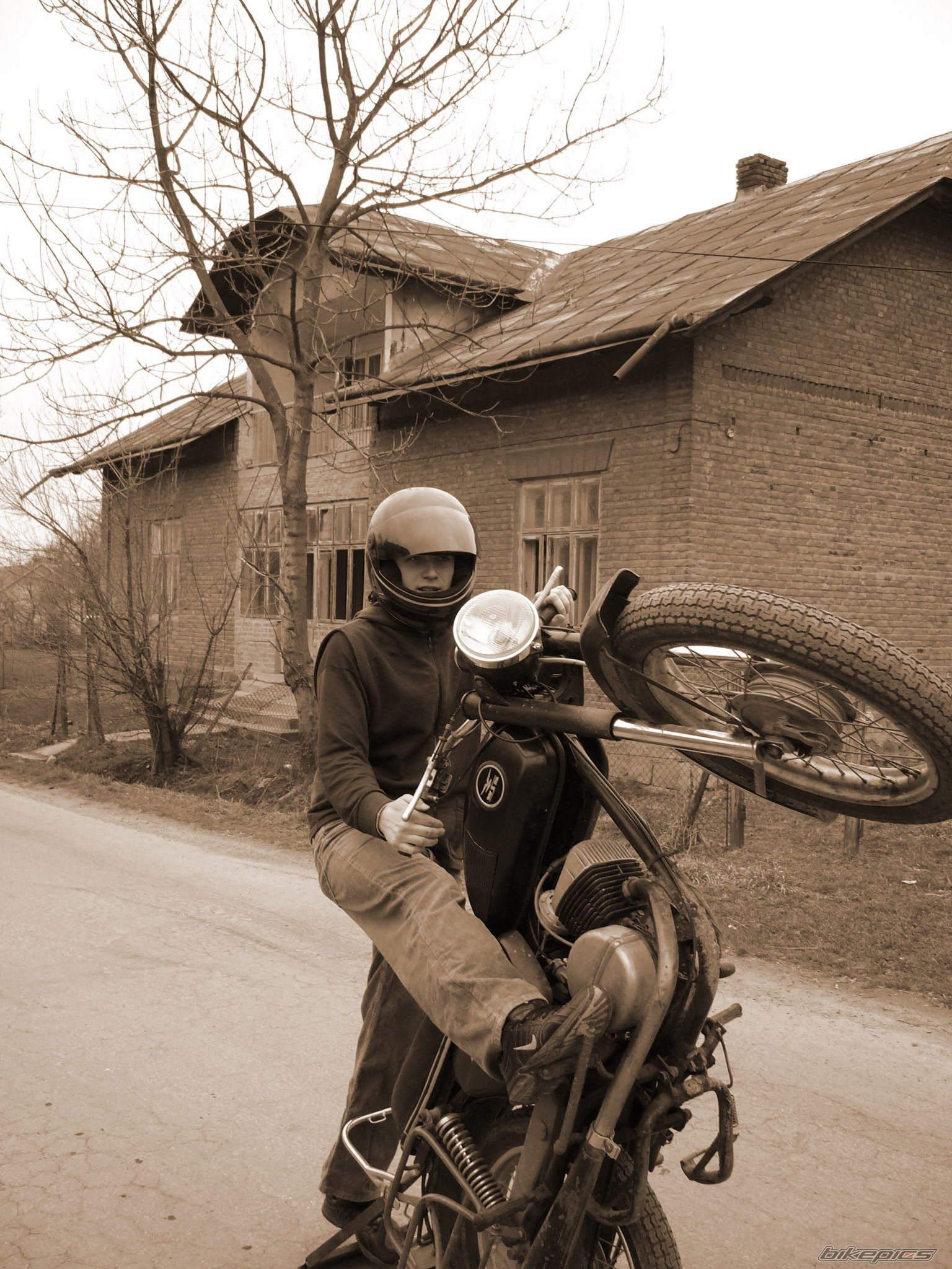 Photo 1442992