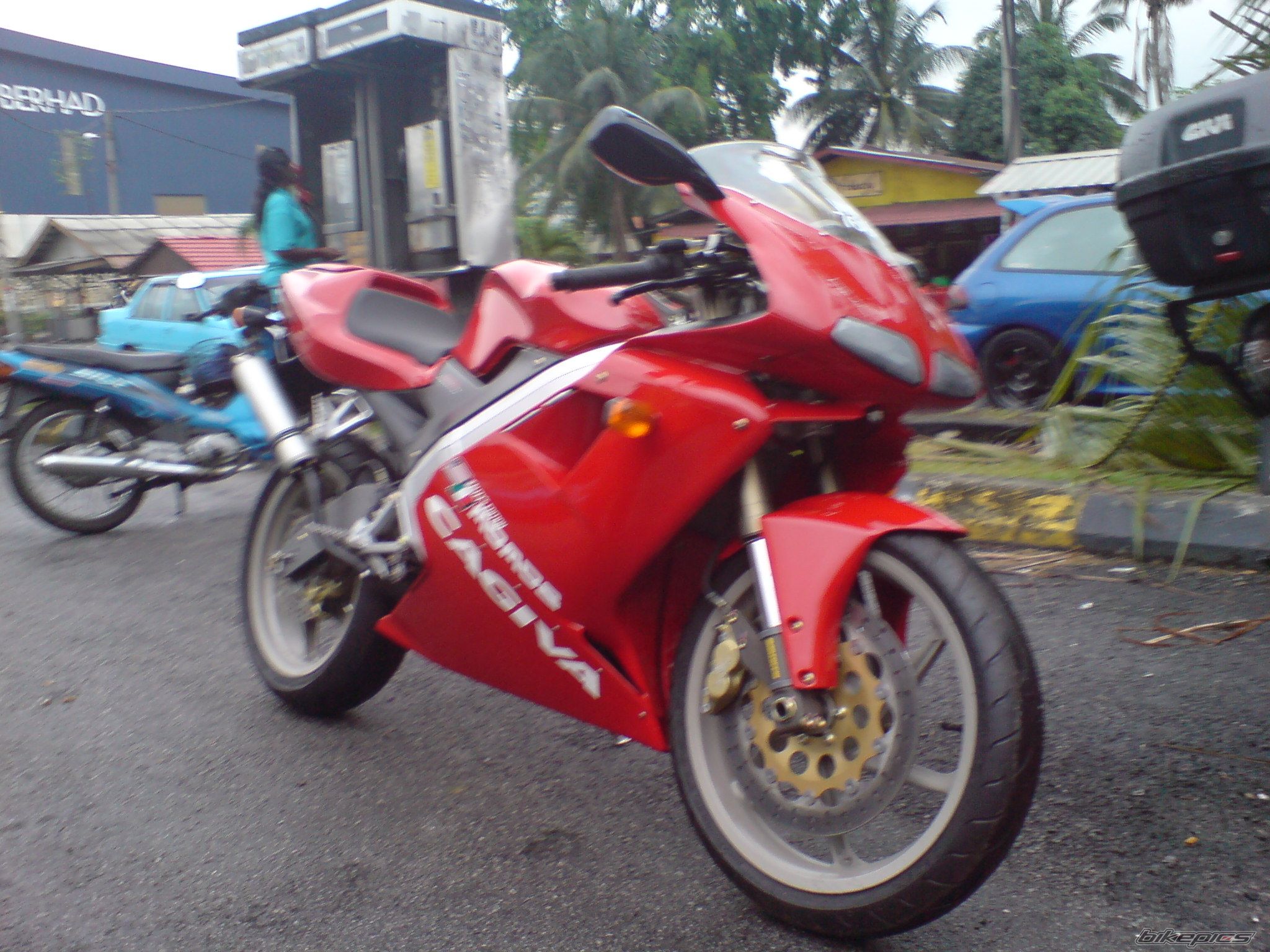 Photo 1443137