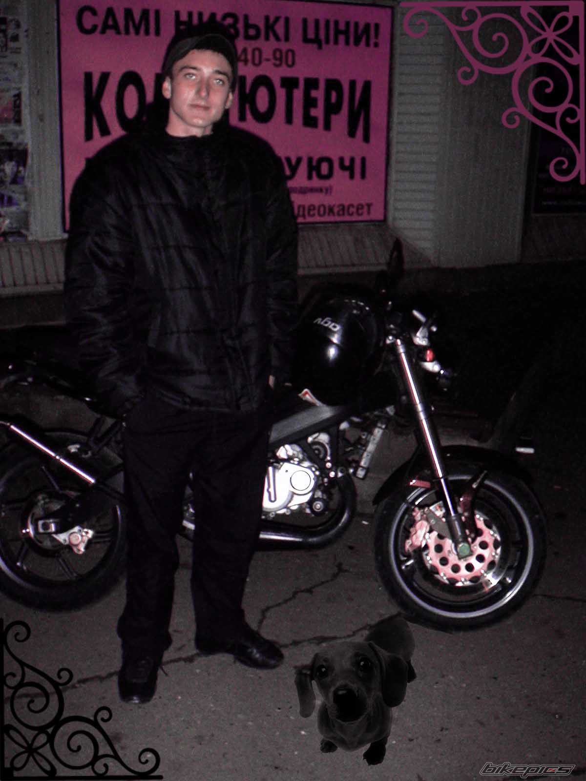 Photo 1443352