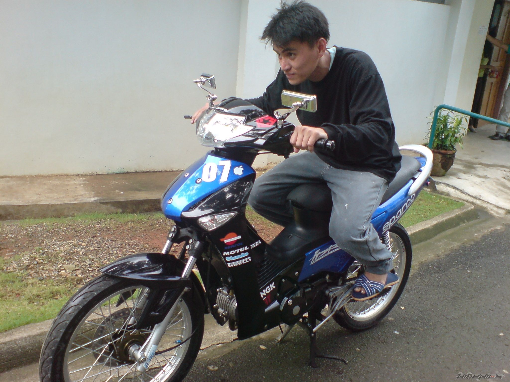 Bike Photo 1443872