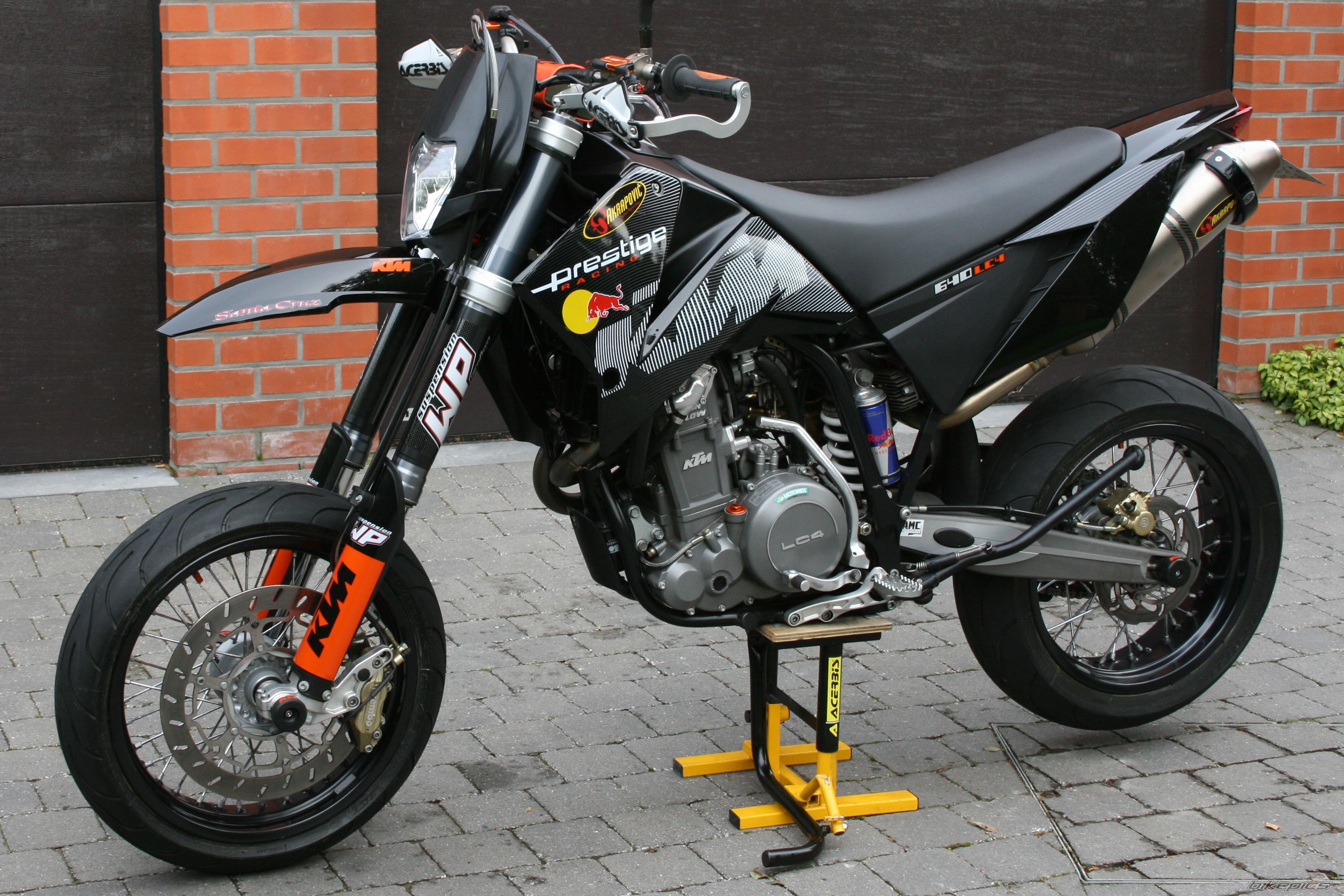 Photo 1444358