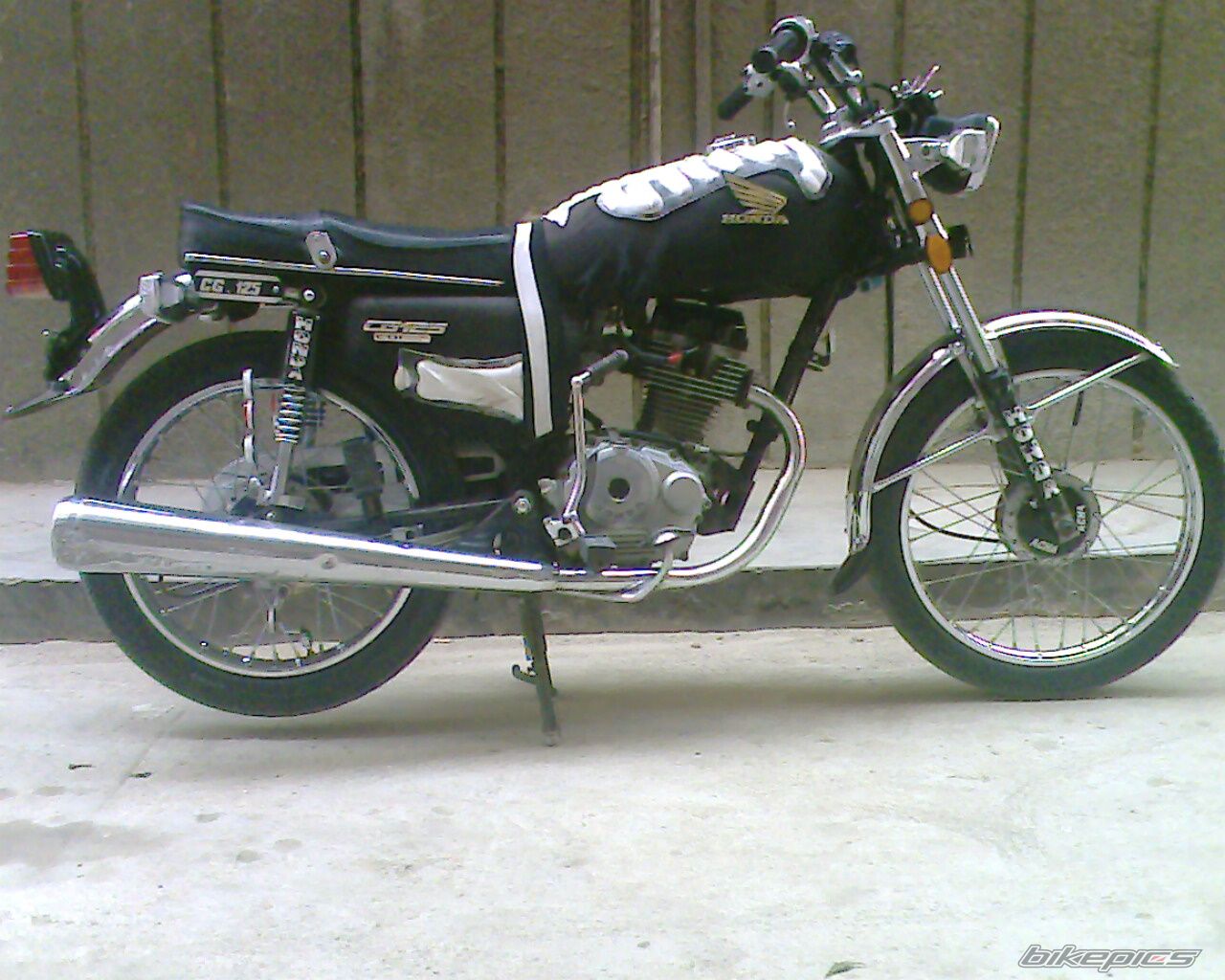 Photo 1444698