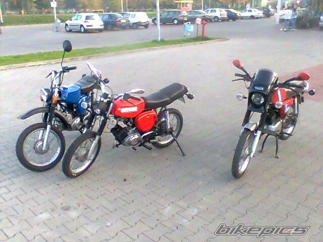 Photo 1445519
