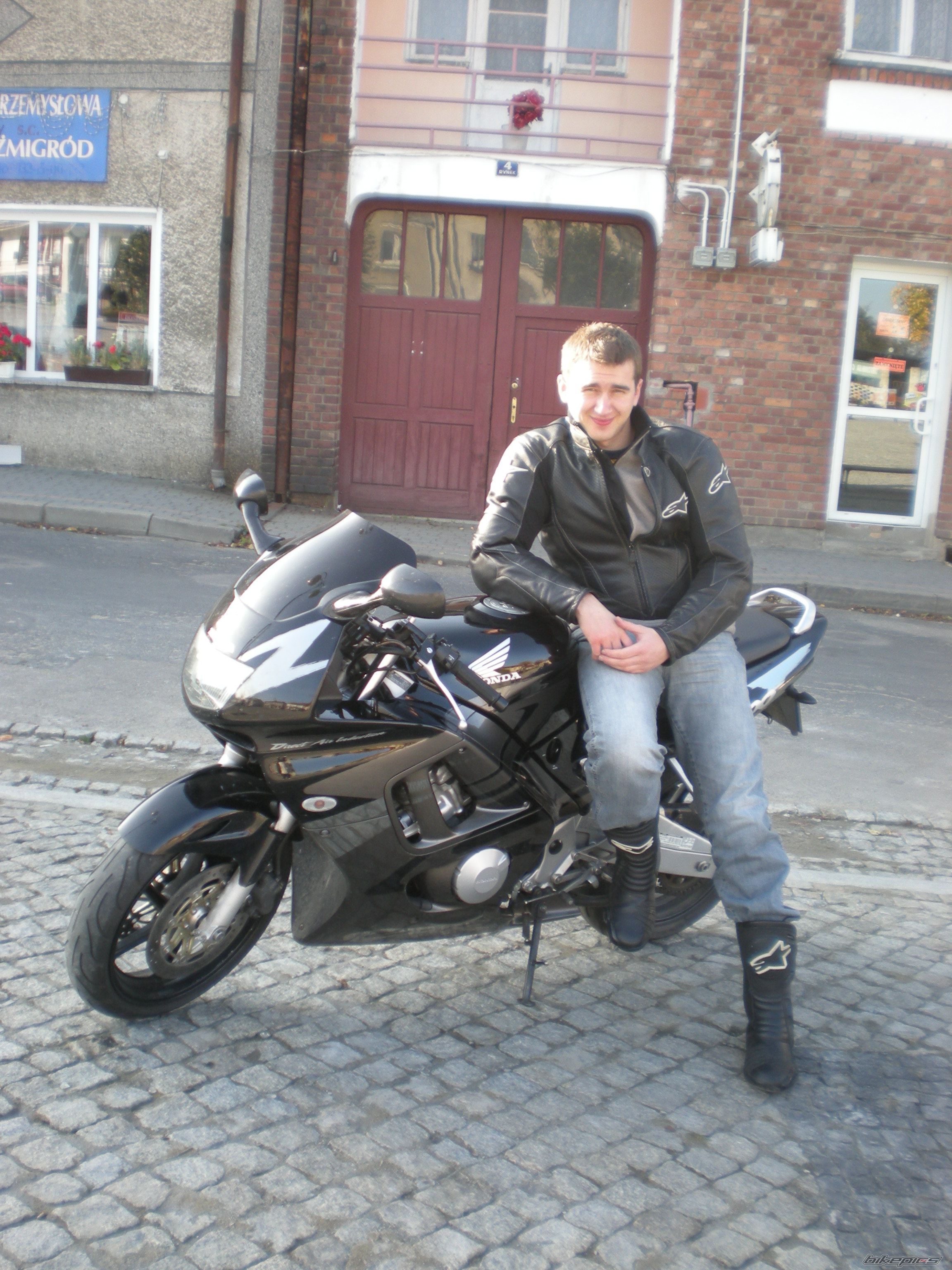 Photo 1446654