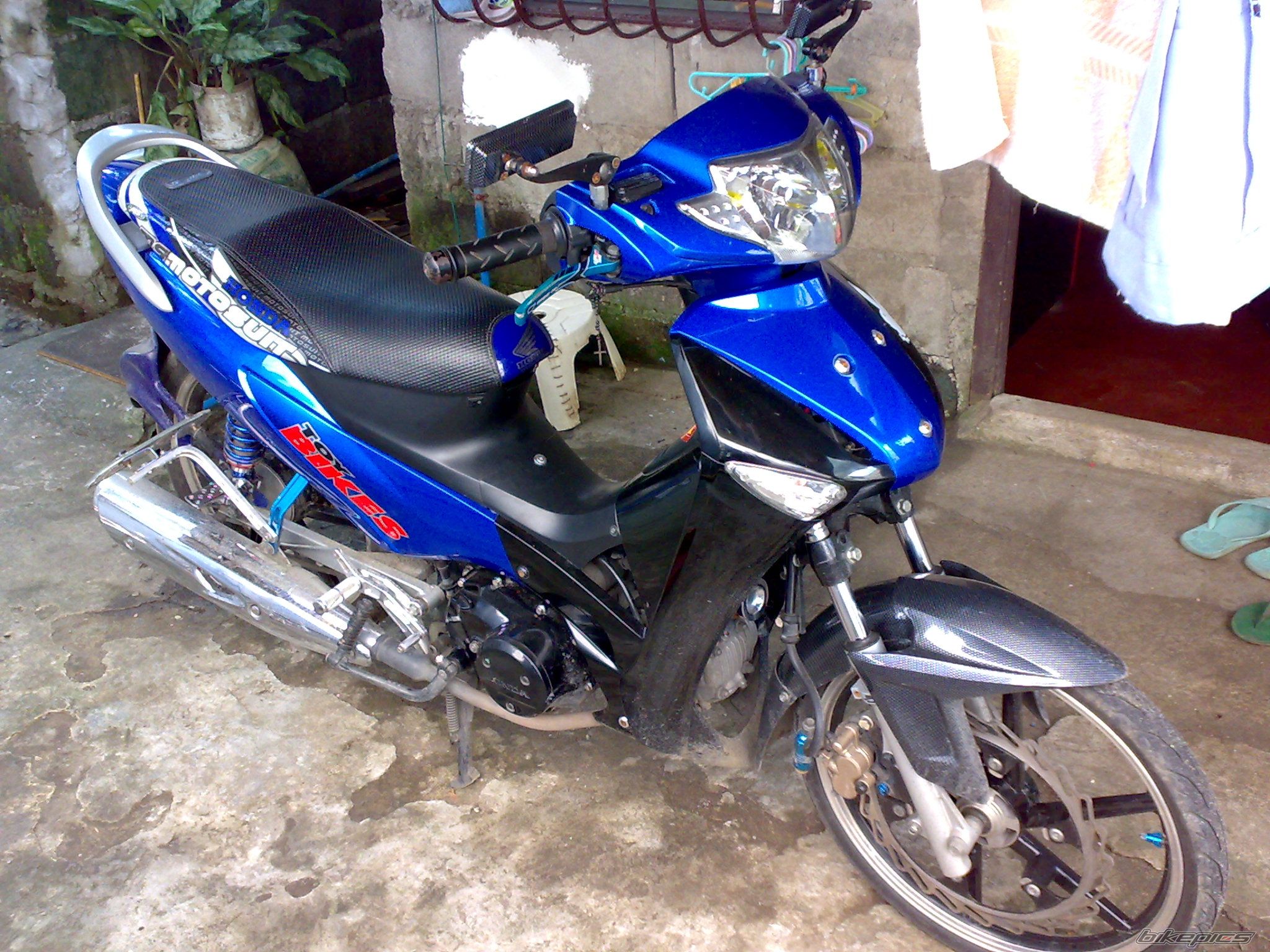 Photo 1449830