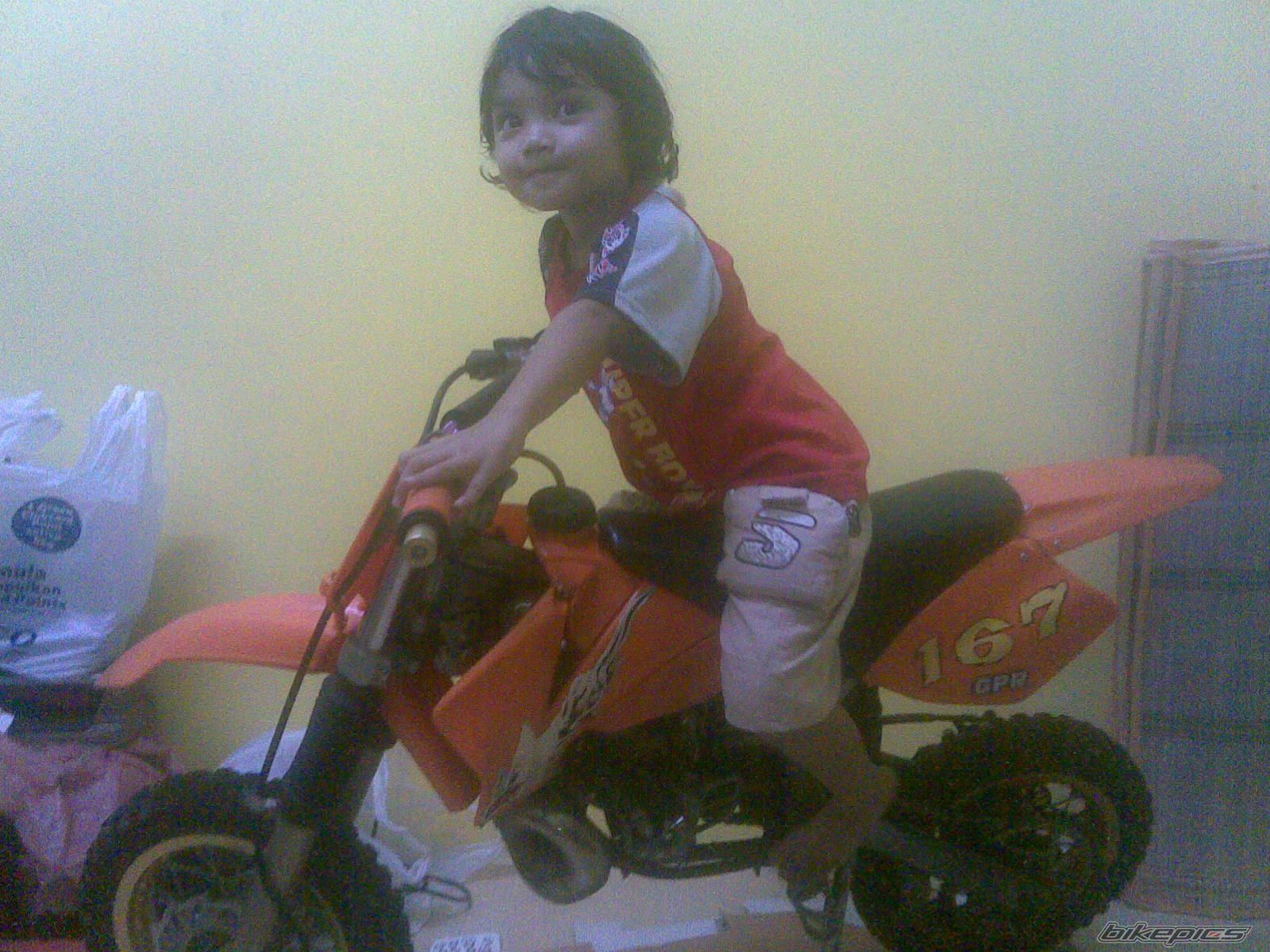 Photo 1449941