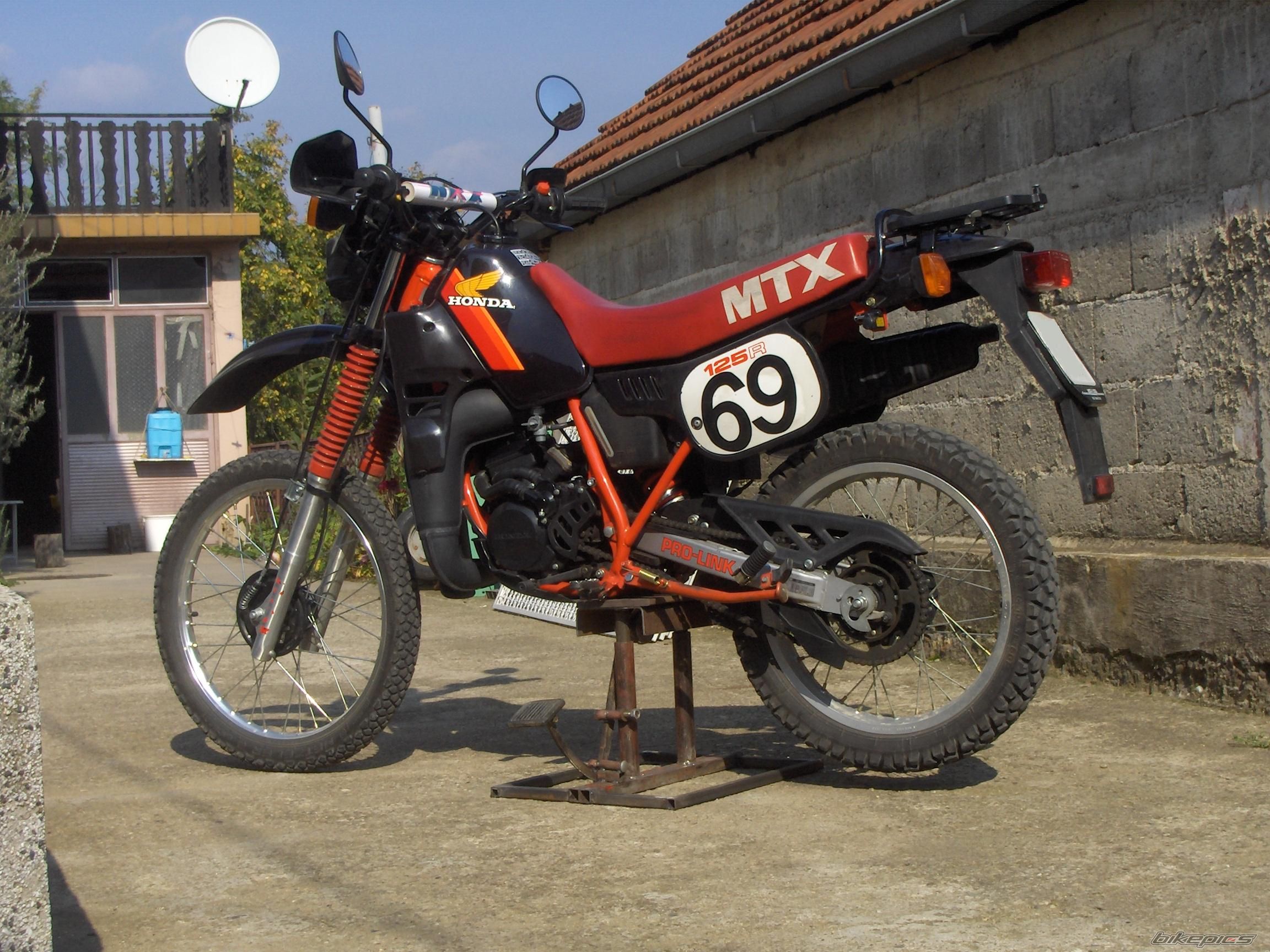 Photo 1451885