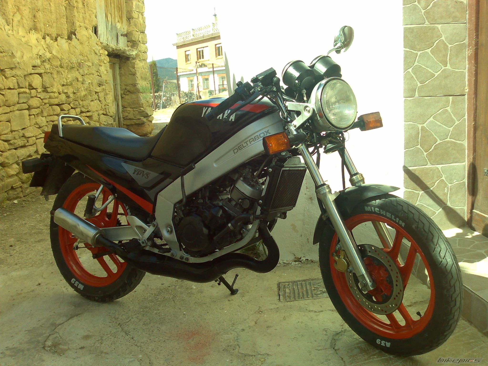 Photo 1452656