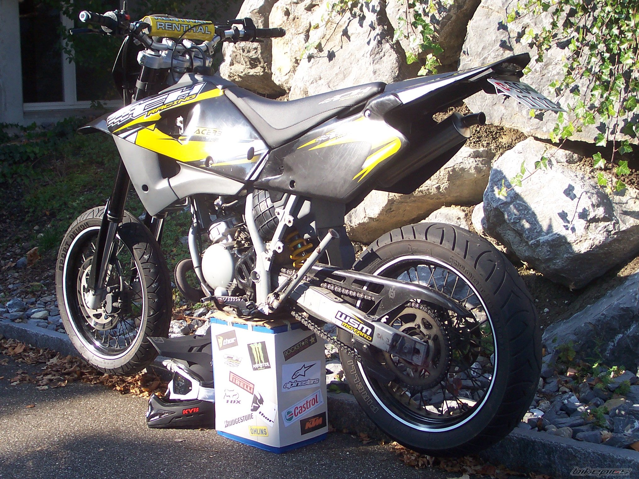 Photo 1454249