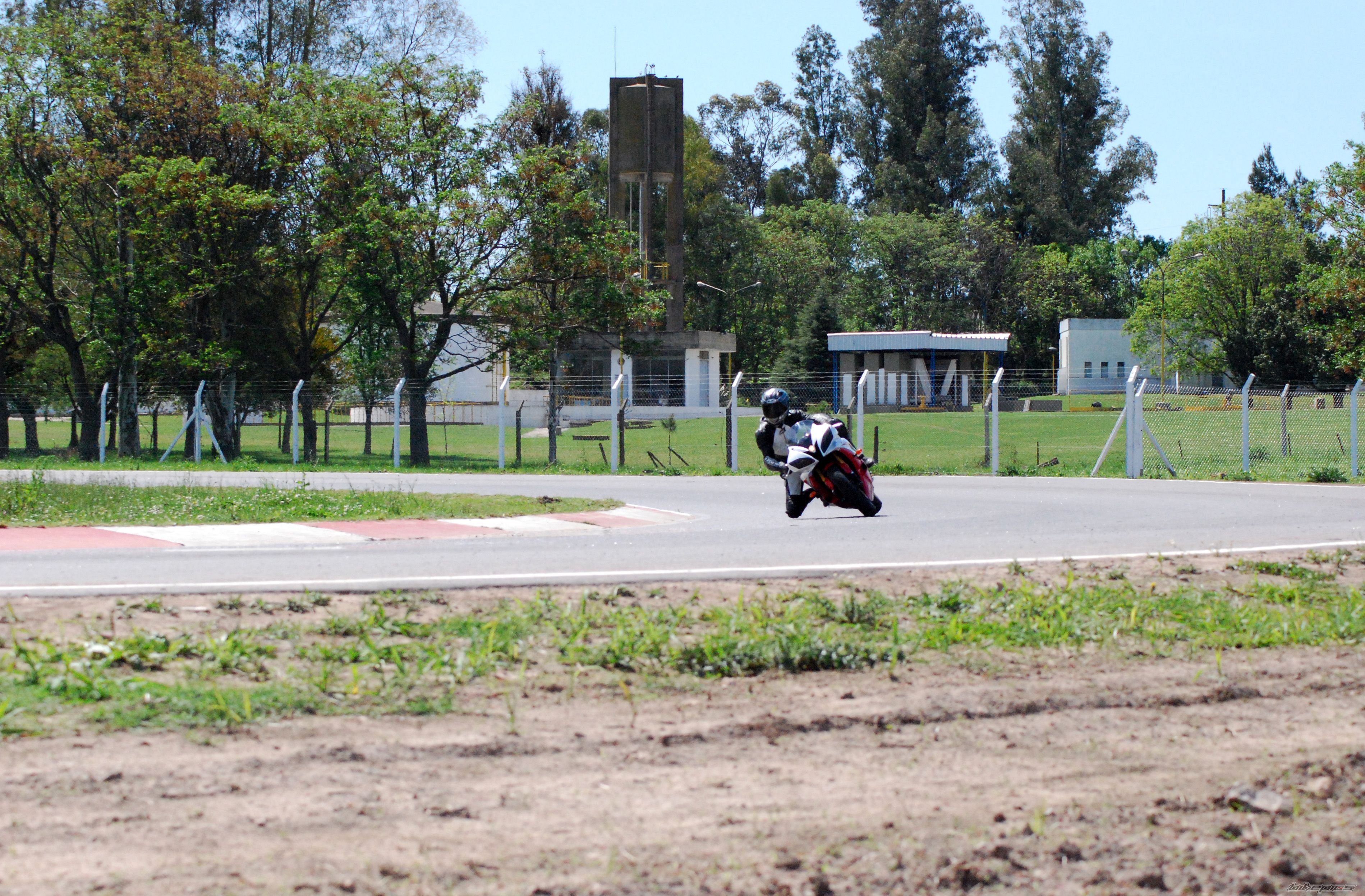 Photo 1457516