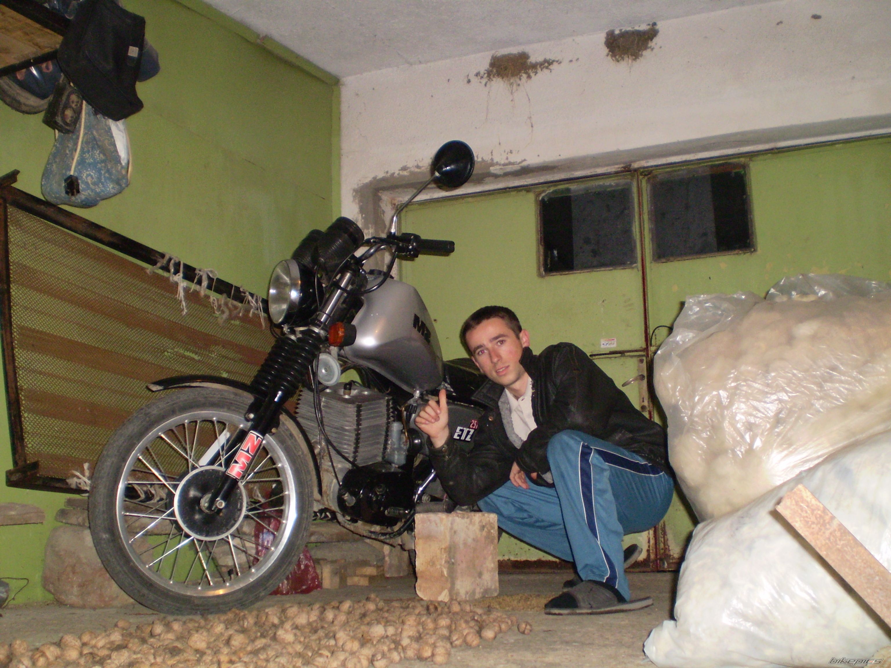 Photo 1457689
