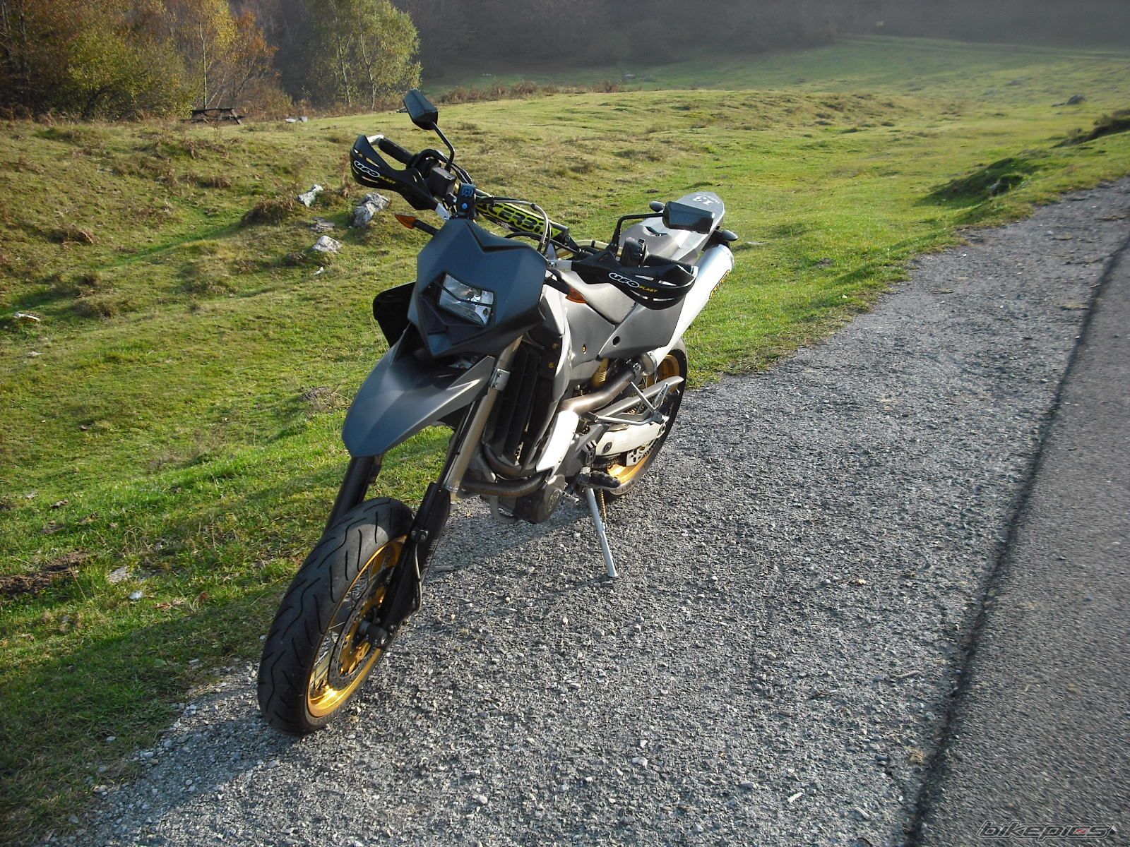 Photo 1462444
