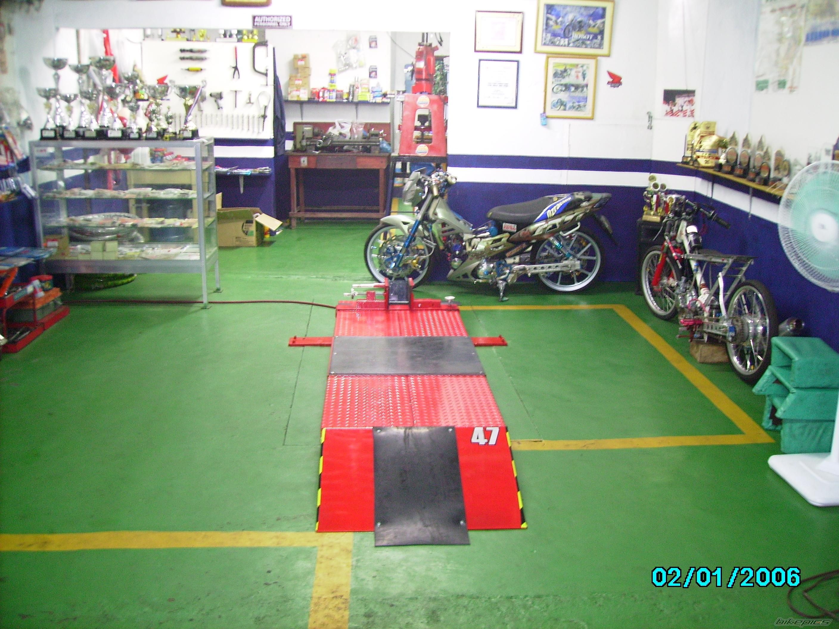 Photo 1463105