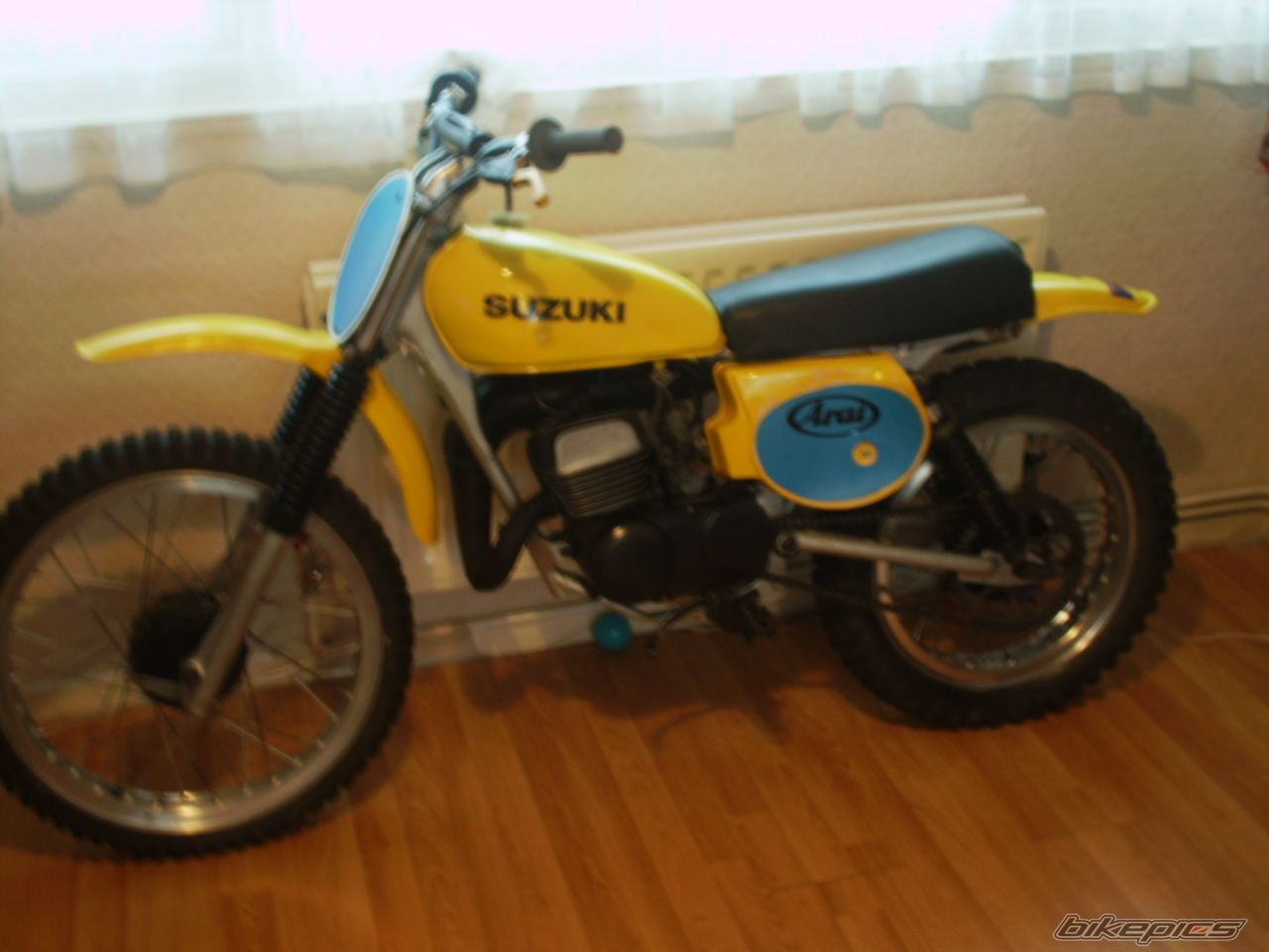Photo 1463329