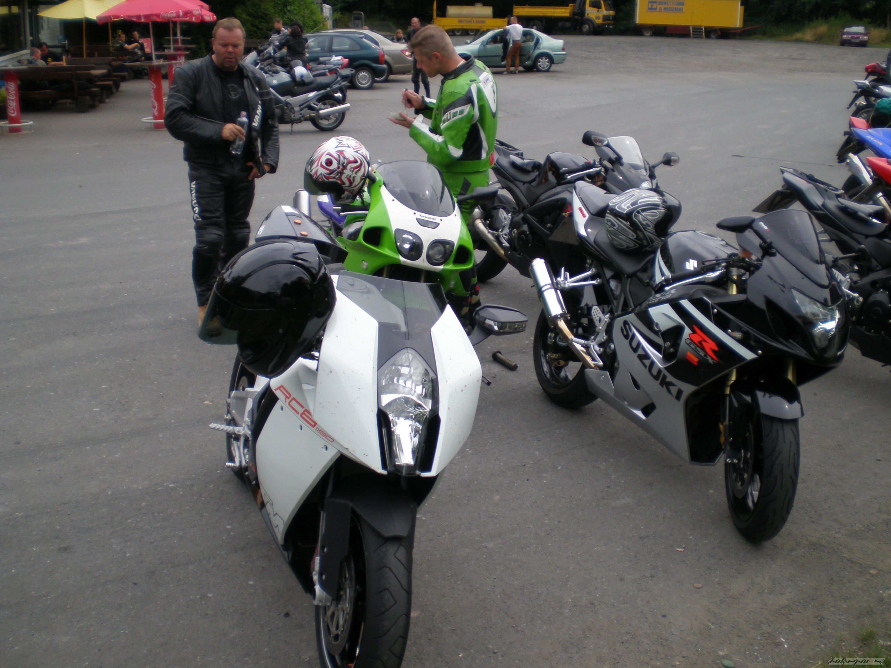 Photo 1463414