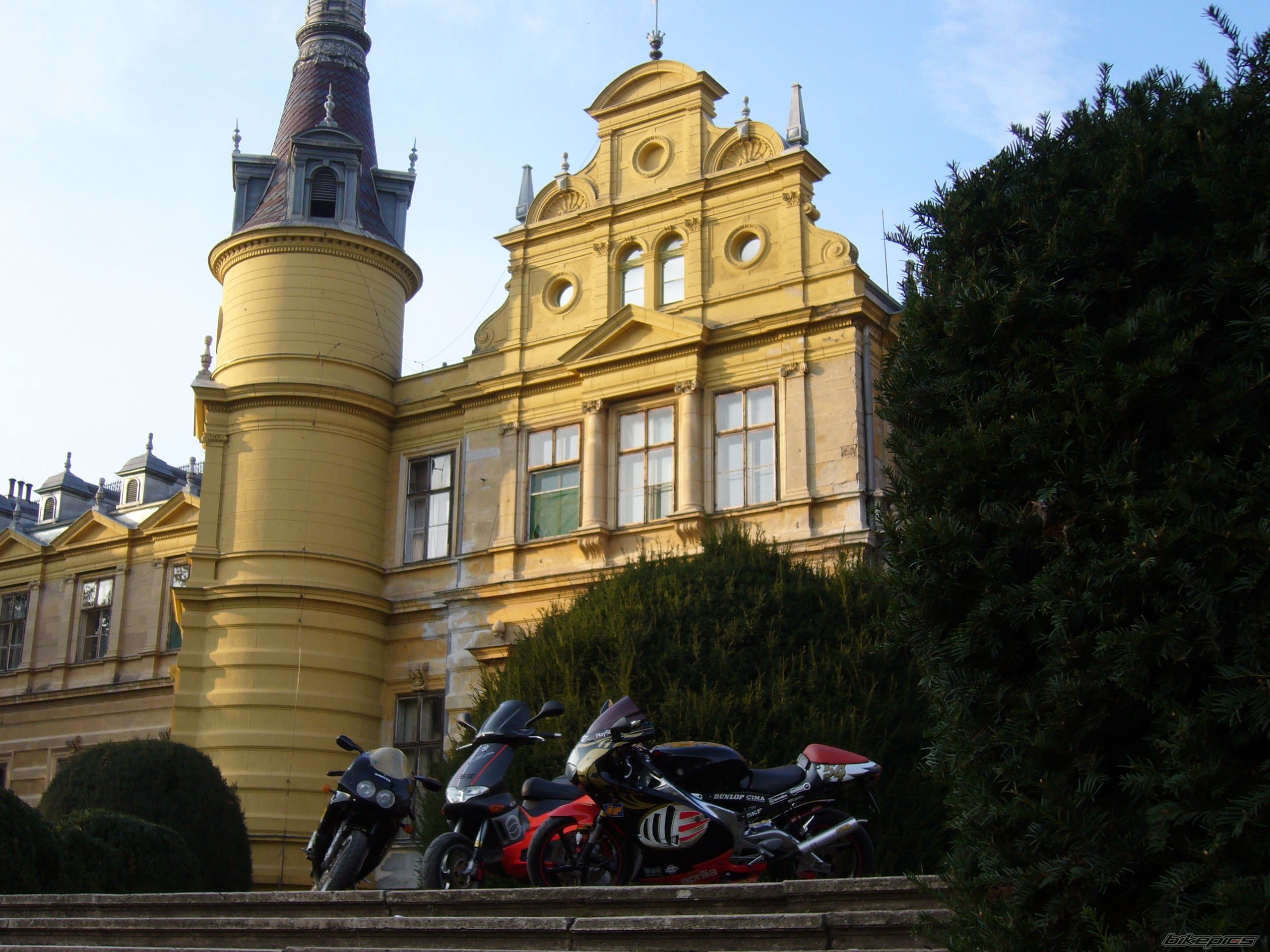 Bike Photo 1464075