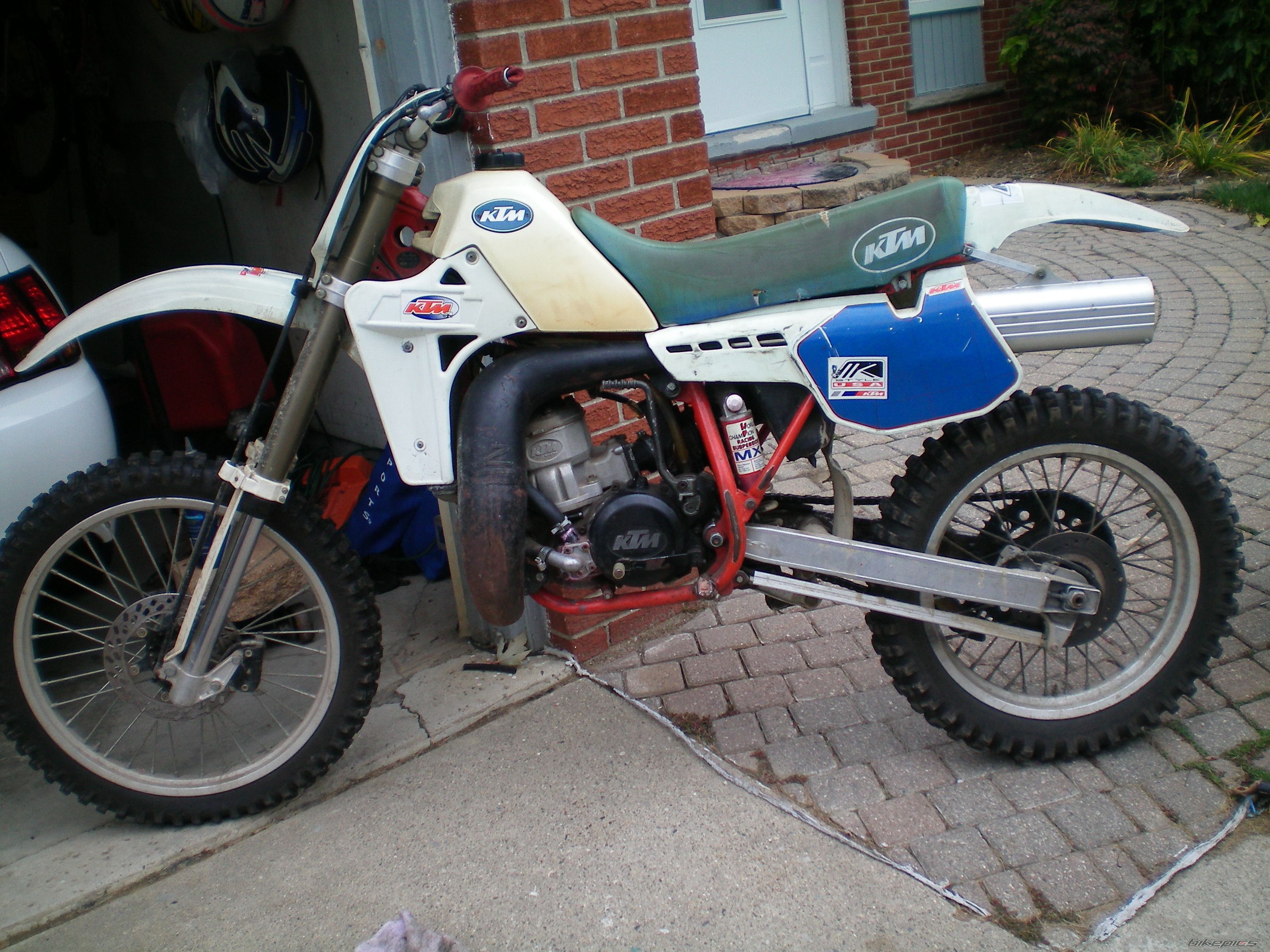 Photo 1464437