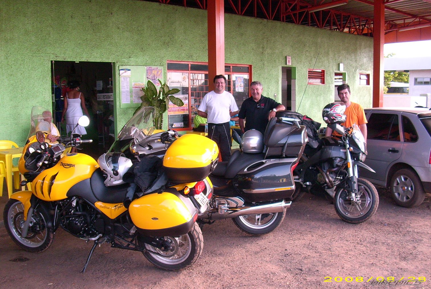 Photo 1465704