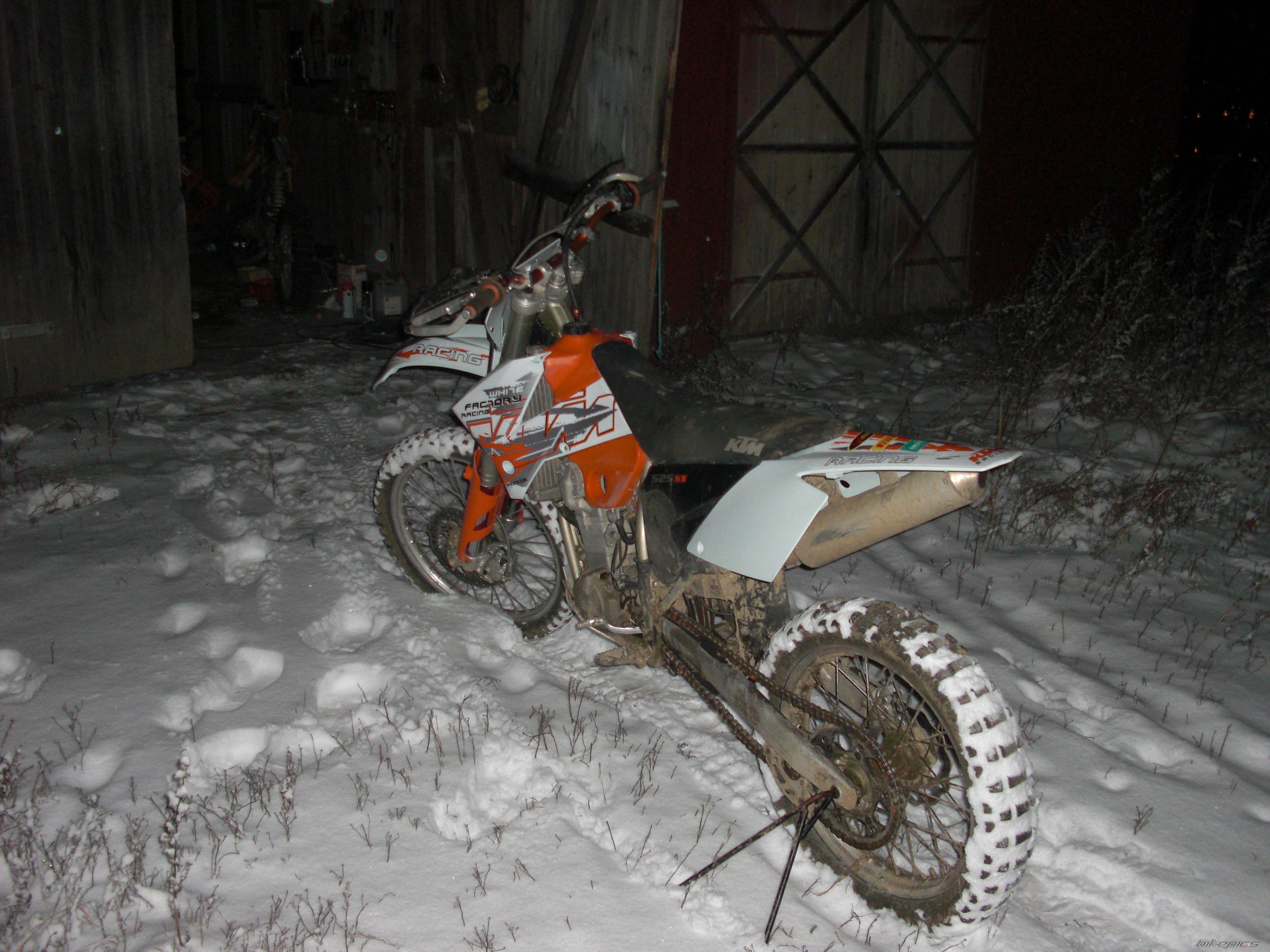 Photo 1465738
